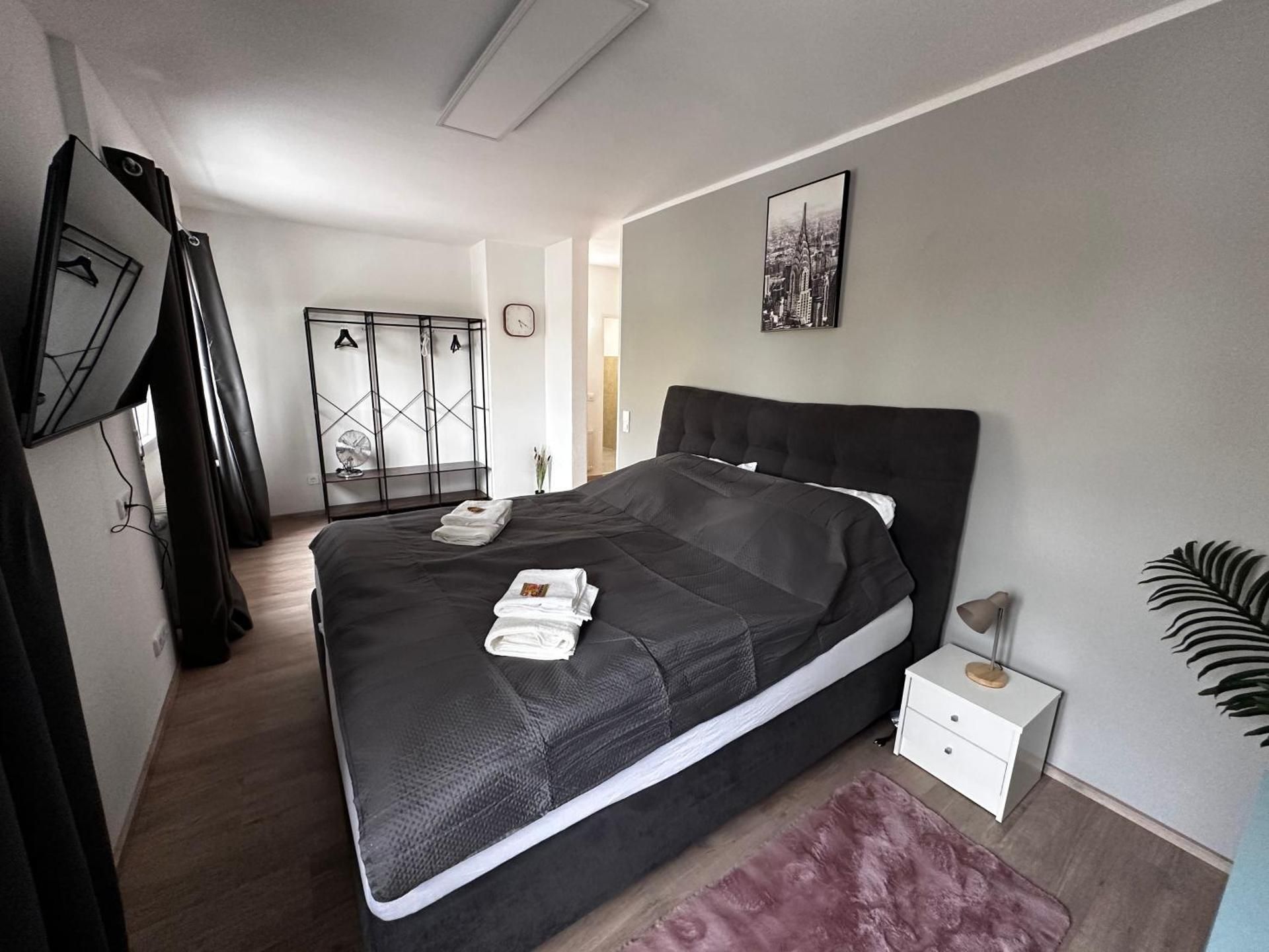 Deluxe Double Room with Shower