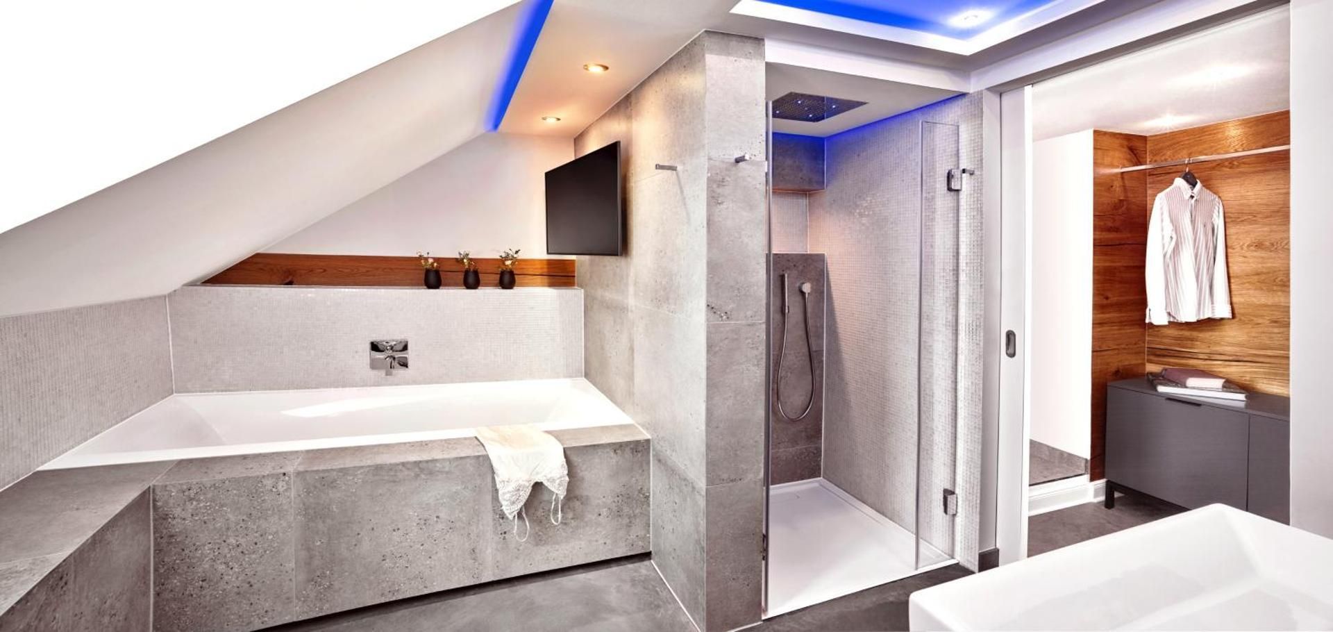 Grand Superior Loft with Balcony, Kitchen Island and Whirlpool