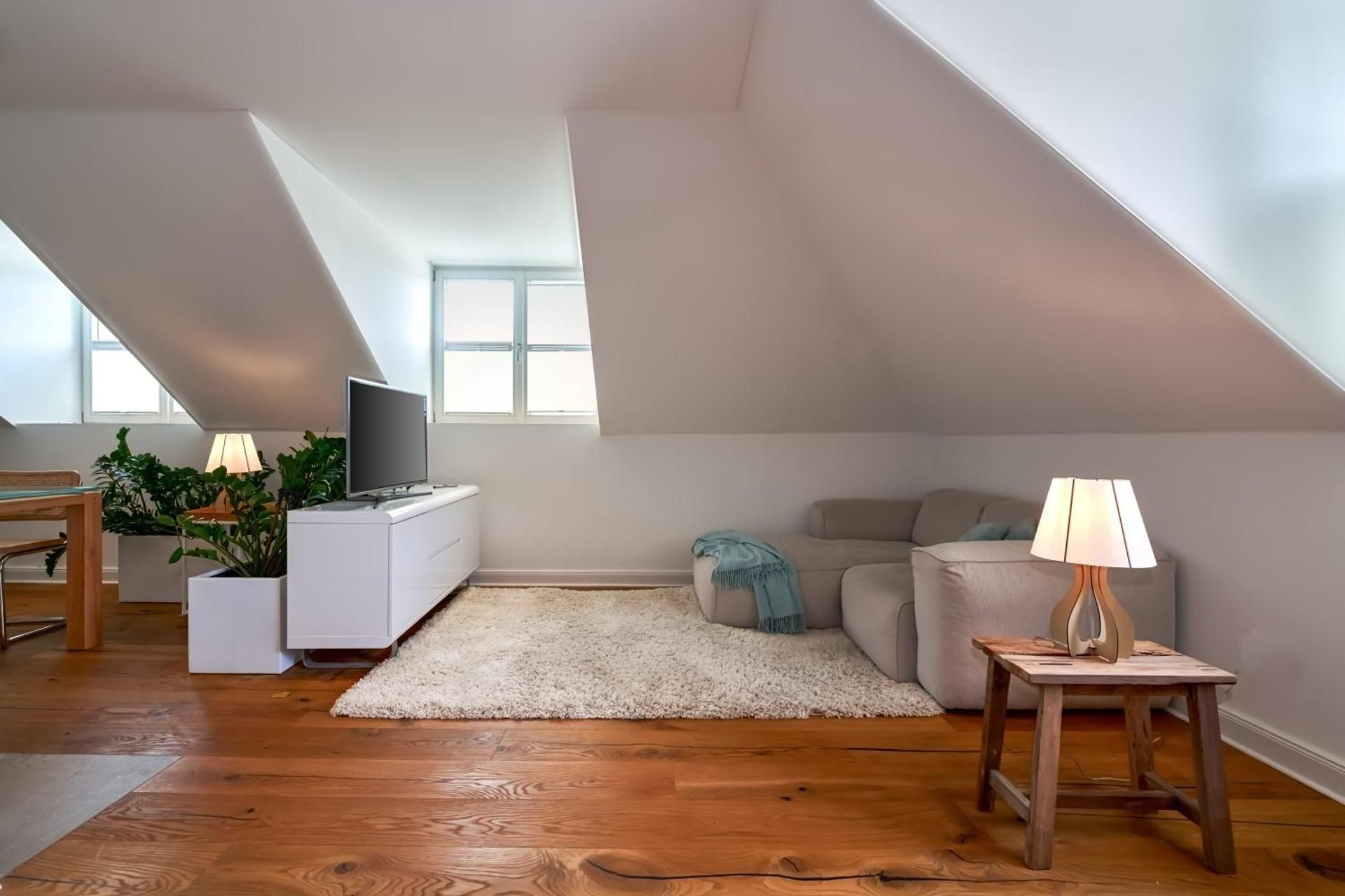 Junior Suite with Living/ Dining Area and Kitchen