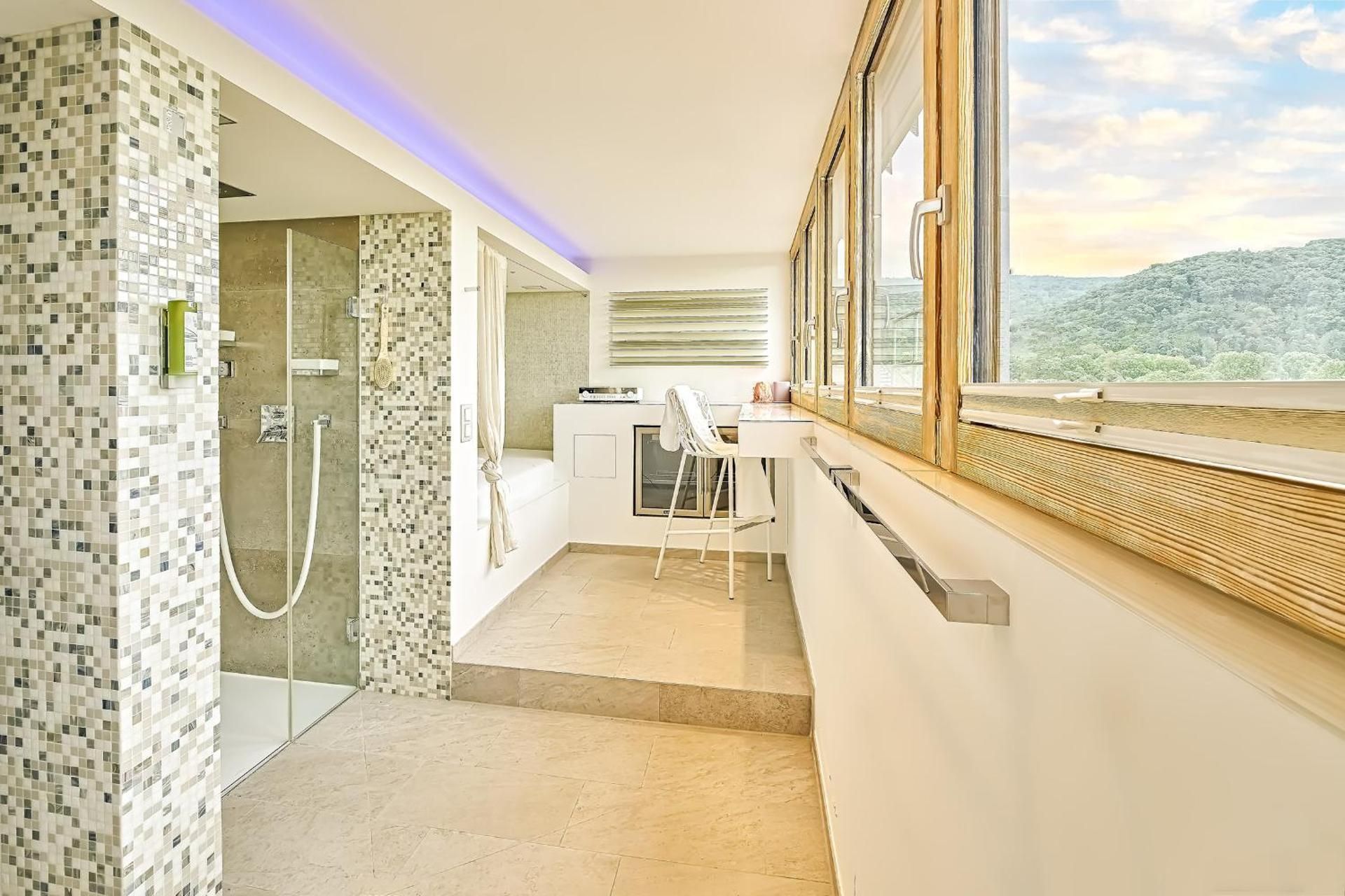 Penthouse-SPA-Collection with Panorama Sauna, Whirlpool and French Balcony