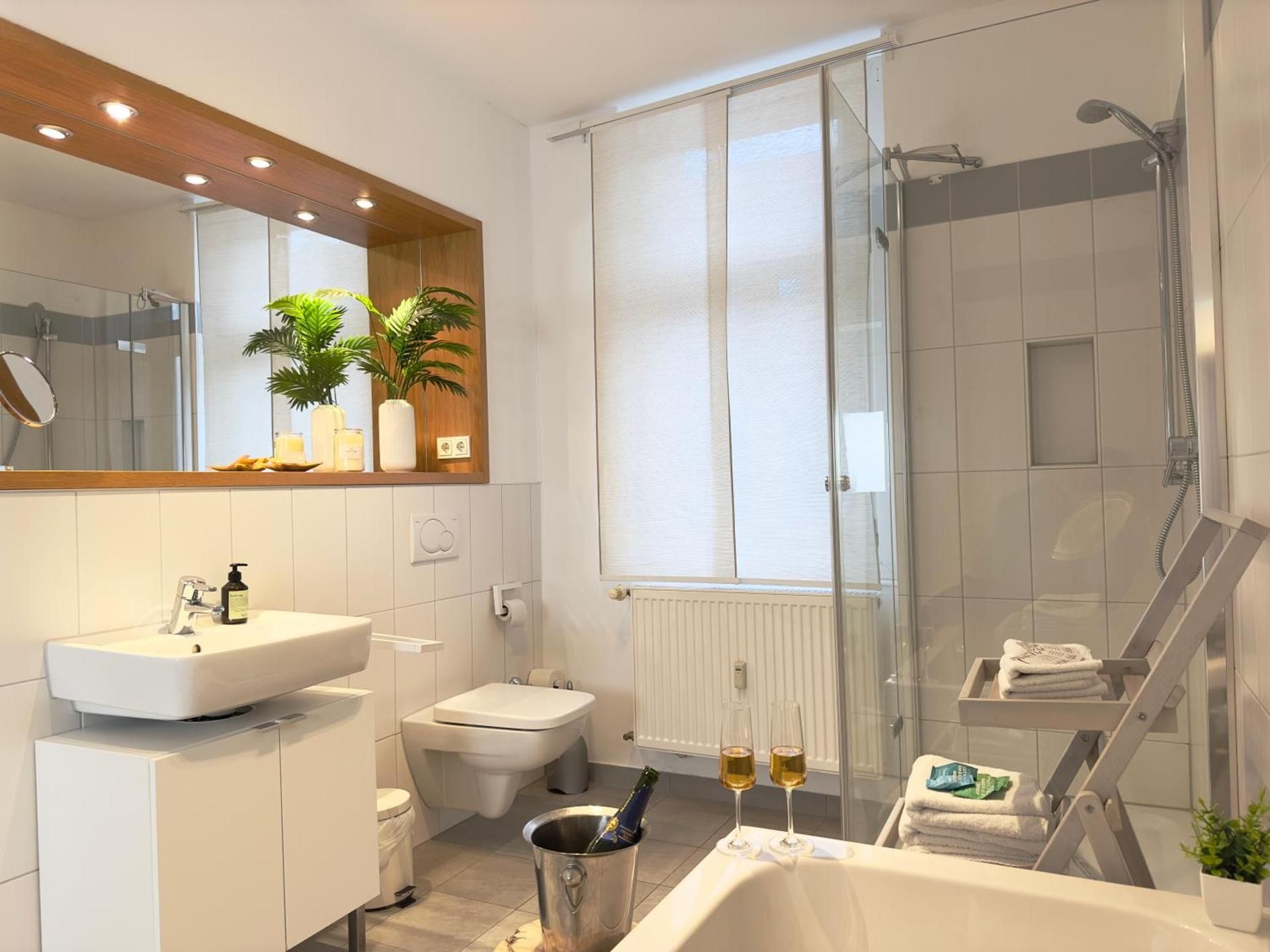 DELUXE APARTMENT
