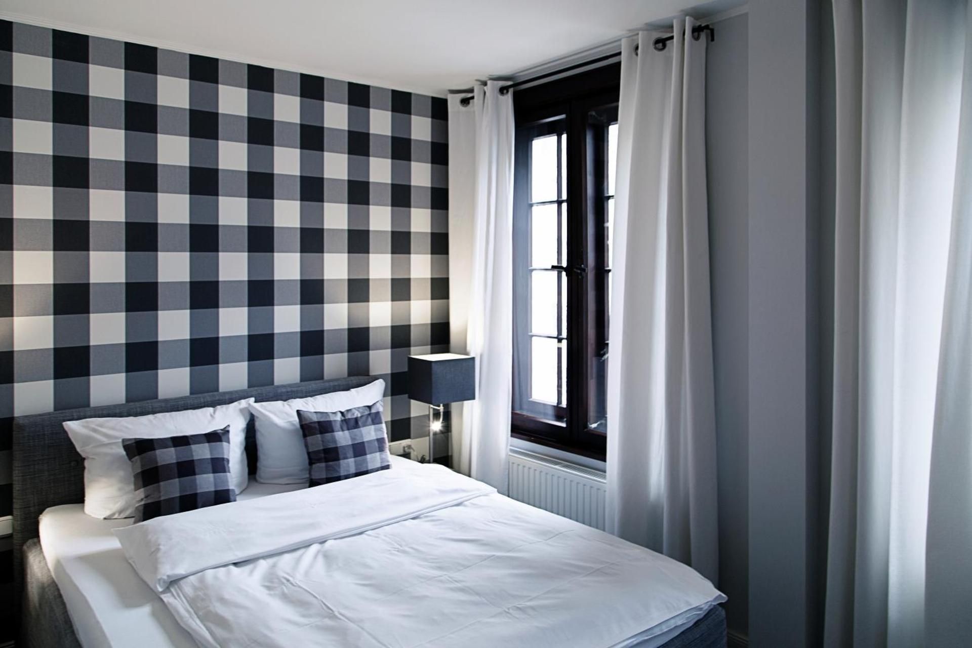 Comfort Queen Room
