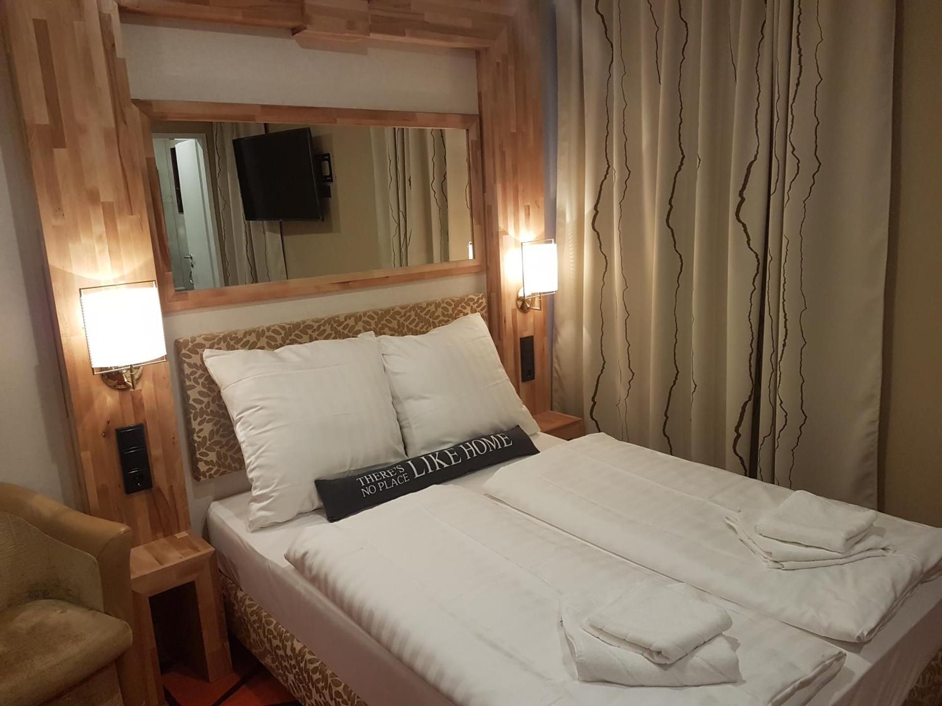 Economy Triple Room
