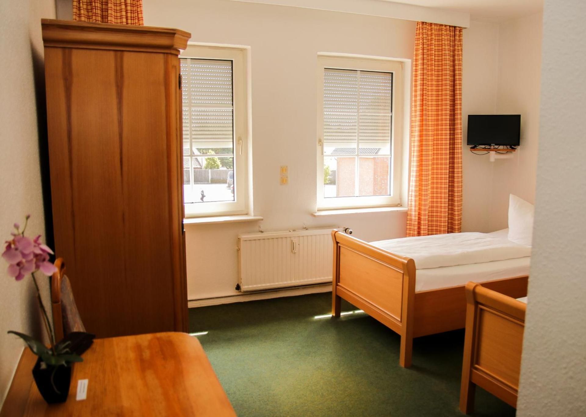Twin Room with Private Bathroom