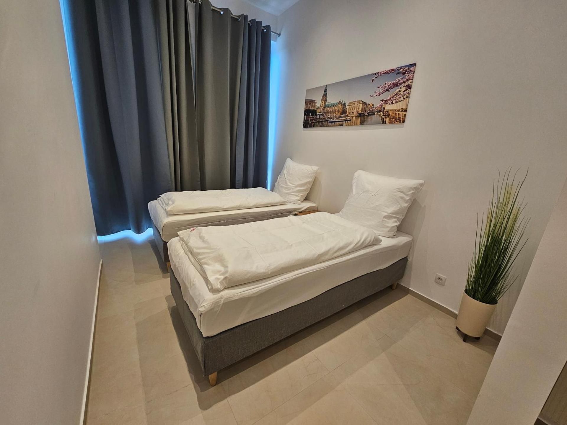 Deluxe Studio