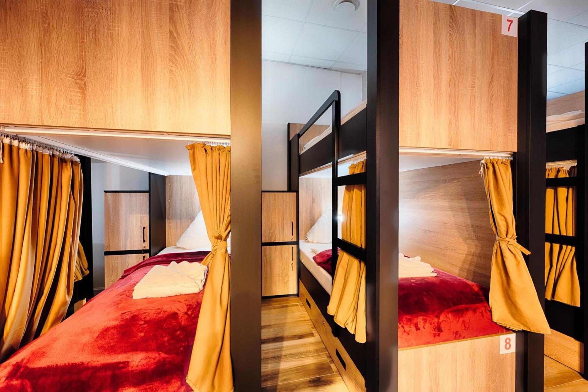 Single Bed in Mixed Dormitory Room