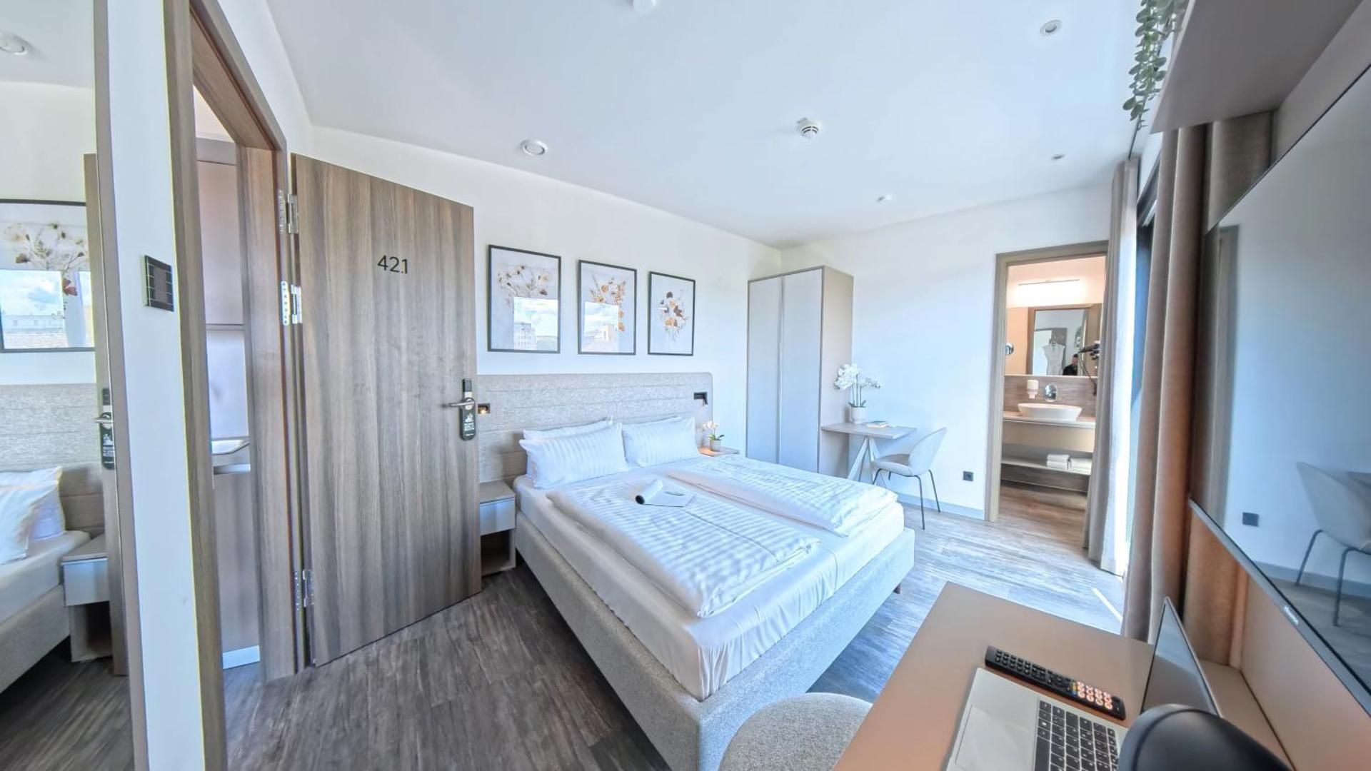 Deluxe Double Room with Balcony