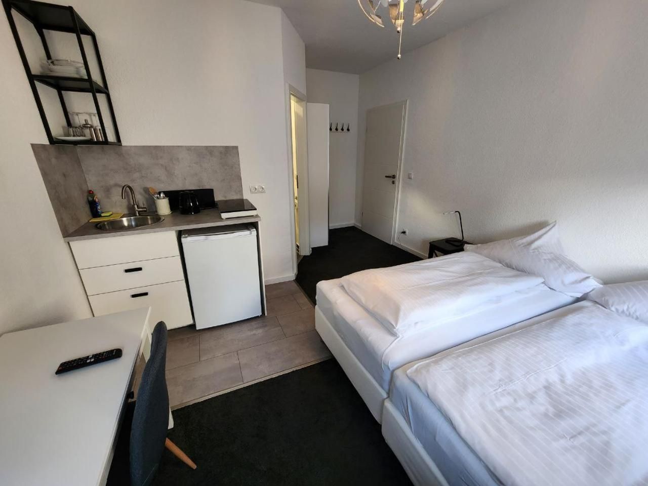 Apartment 32