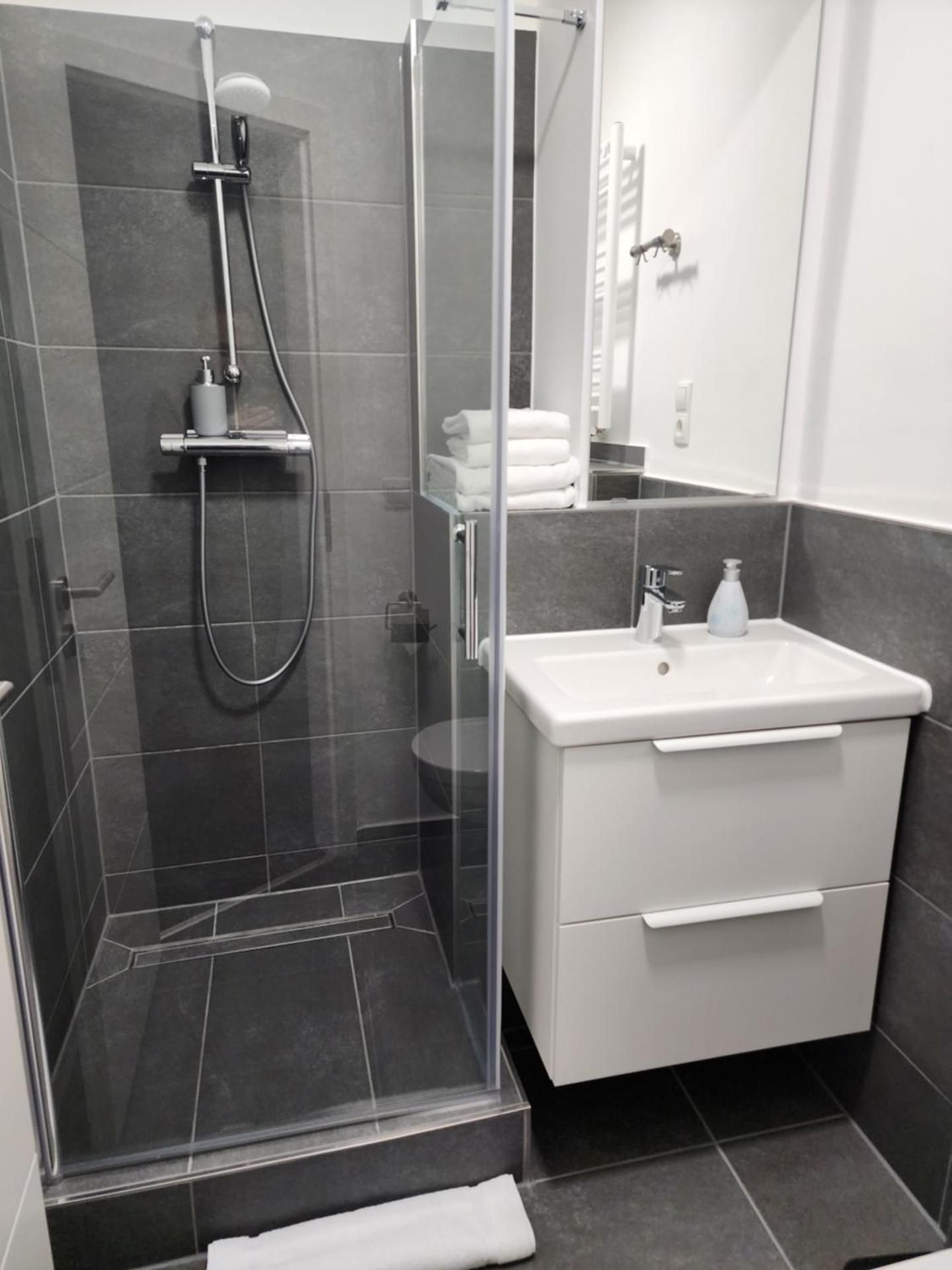 Double or Twin Room with Bathroom 22