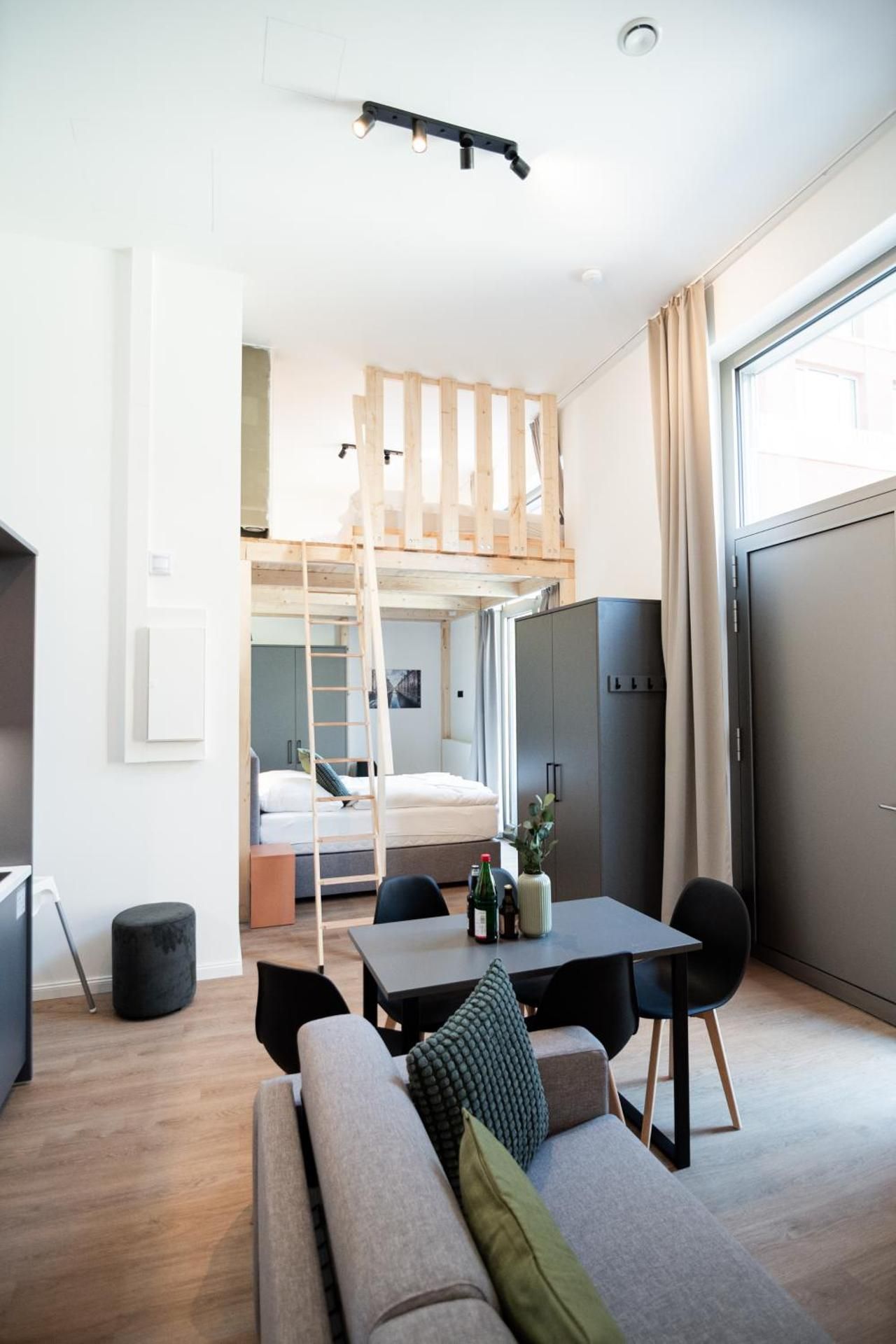 Studio - Split Level
