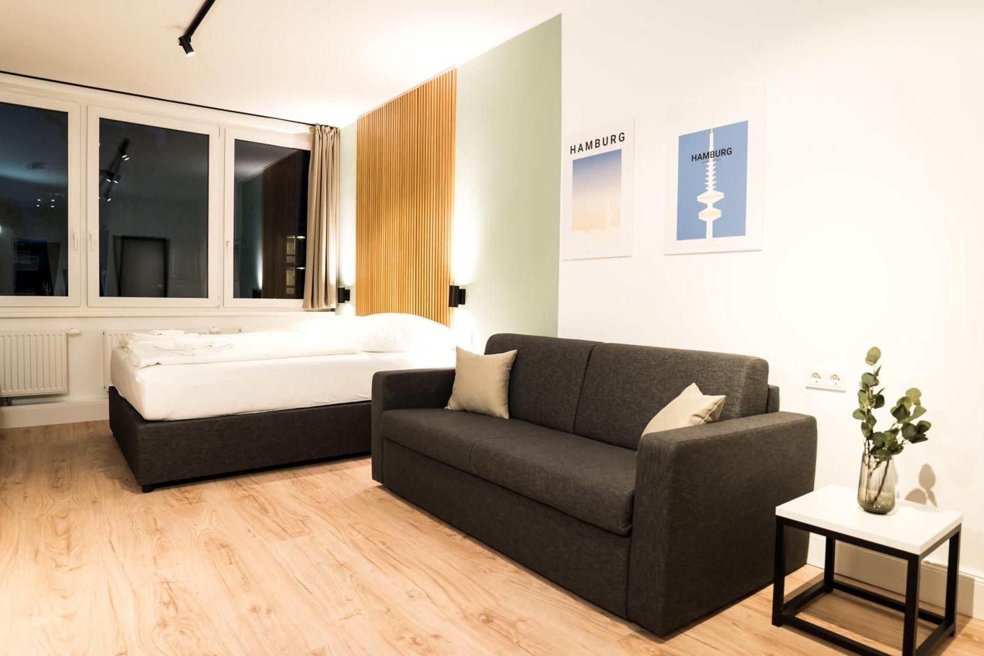 DELUXE APARTMENT