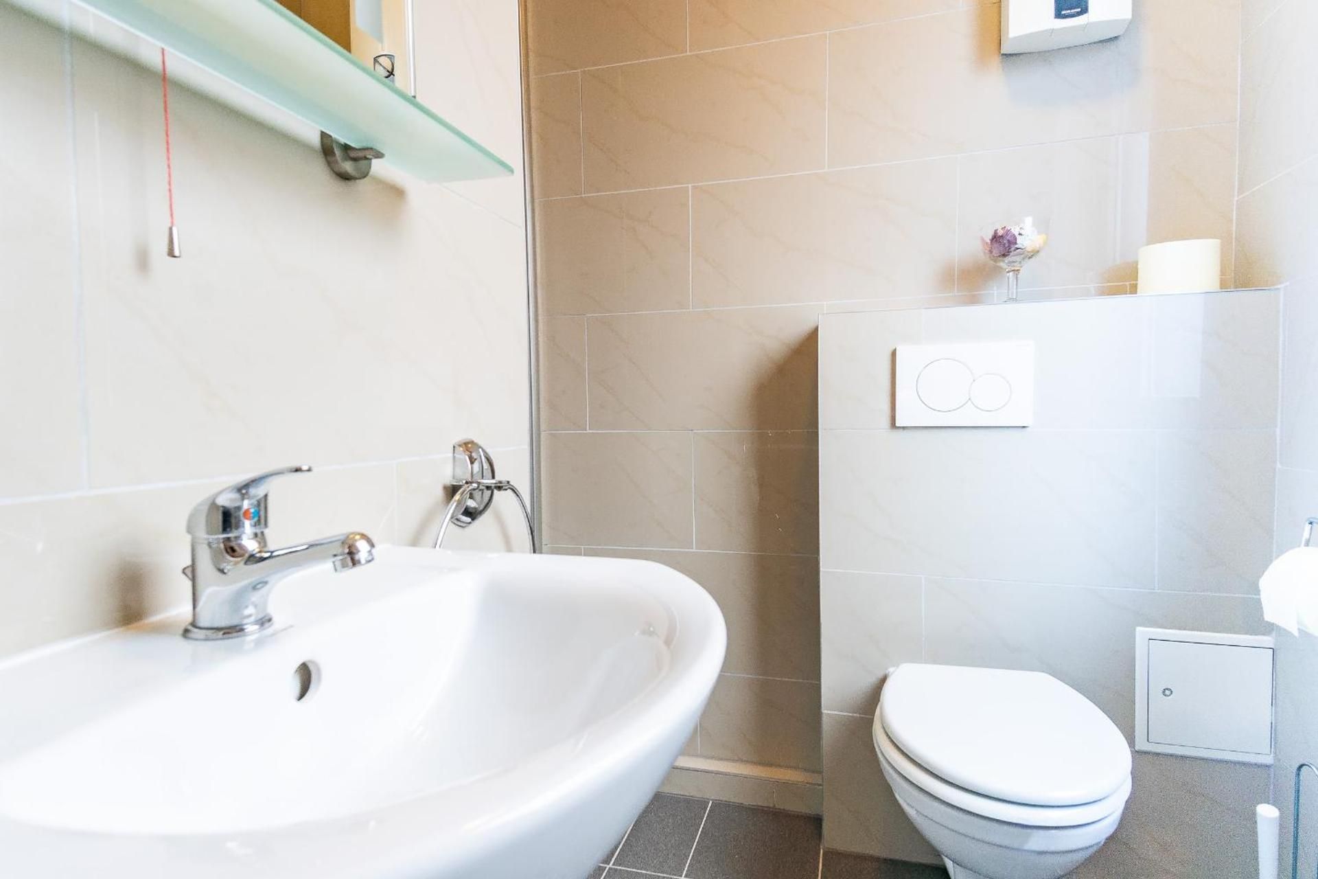 Twin Room with Bathroom