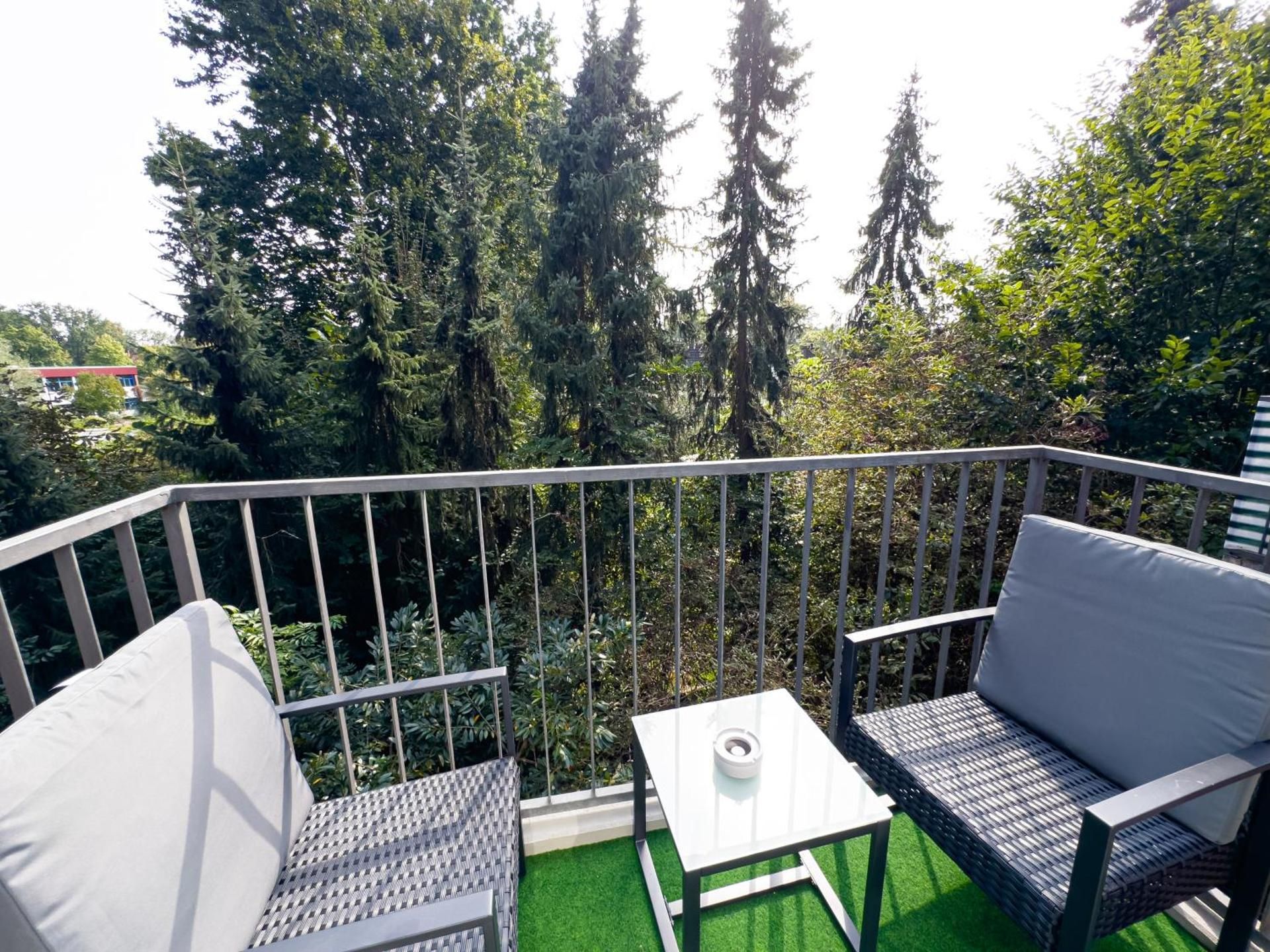 One-Bedroom Apartment with Balcony