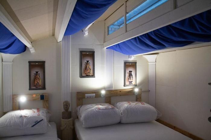 Triple Room with Shared Bathroom