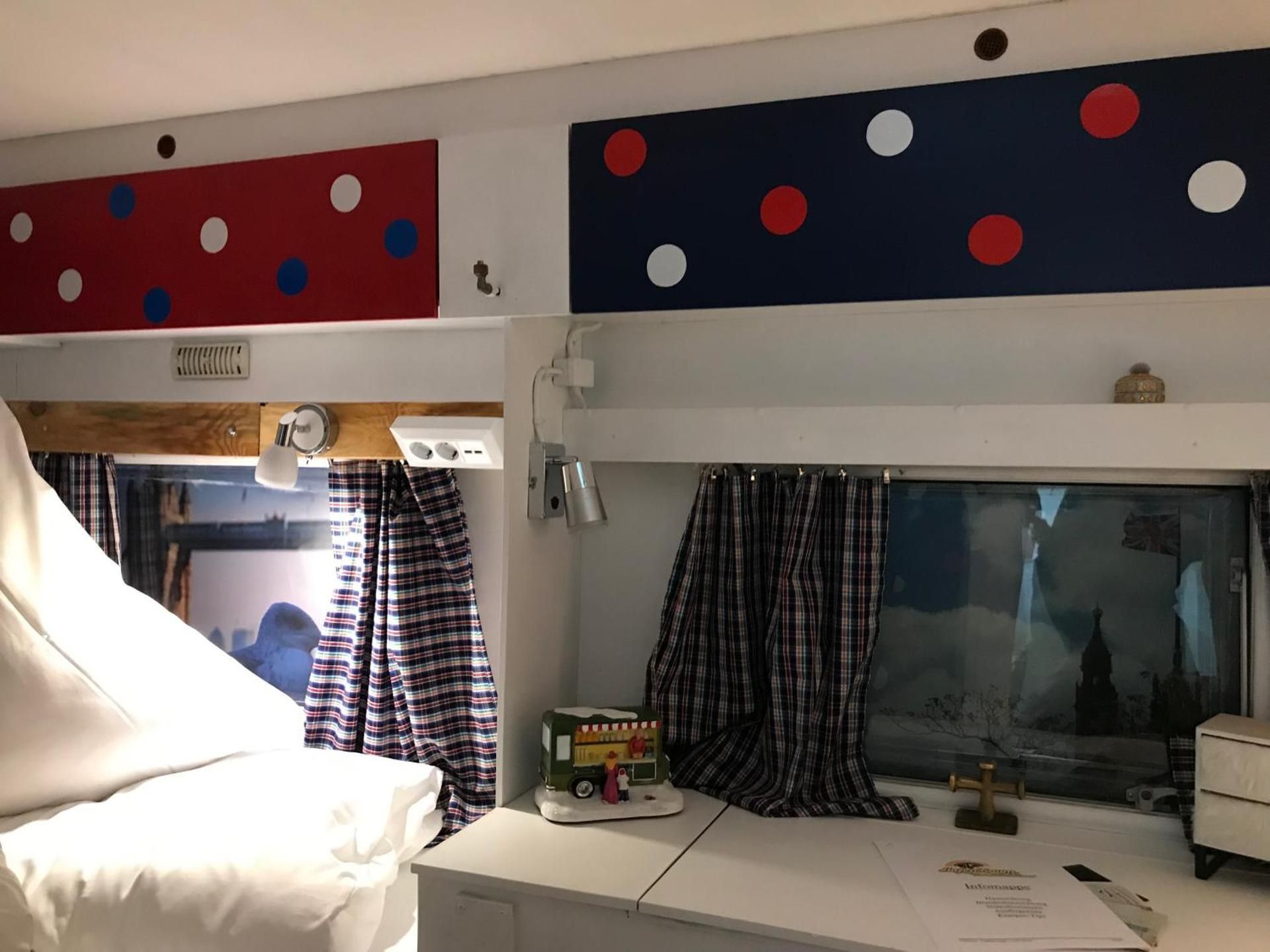 Basic Triple Room with Shared Bathroom