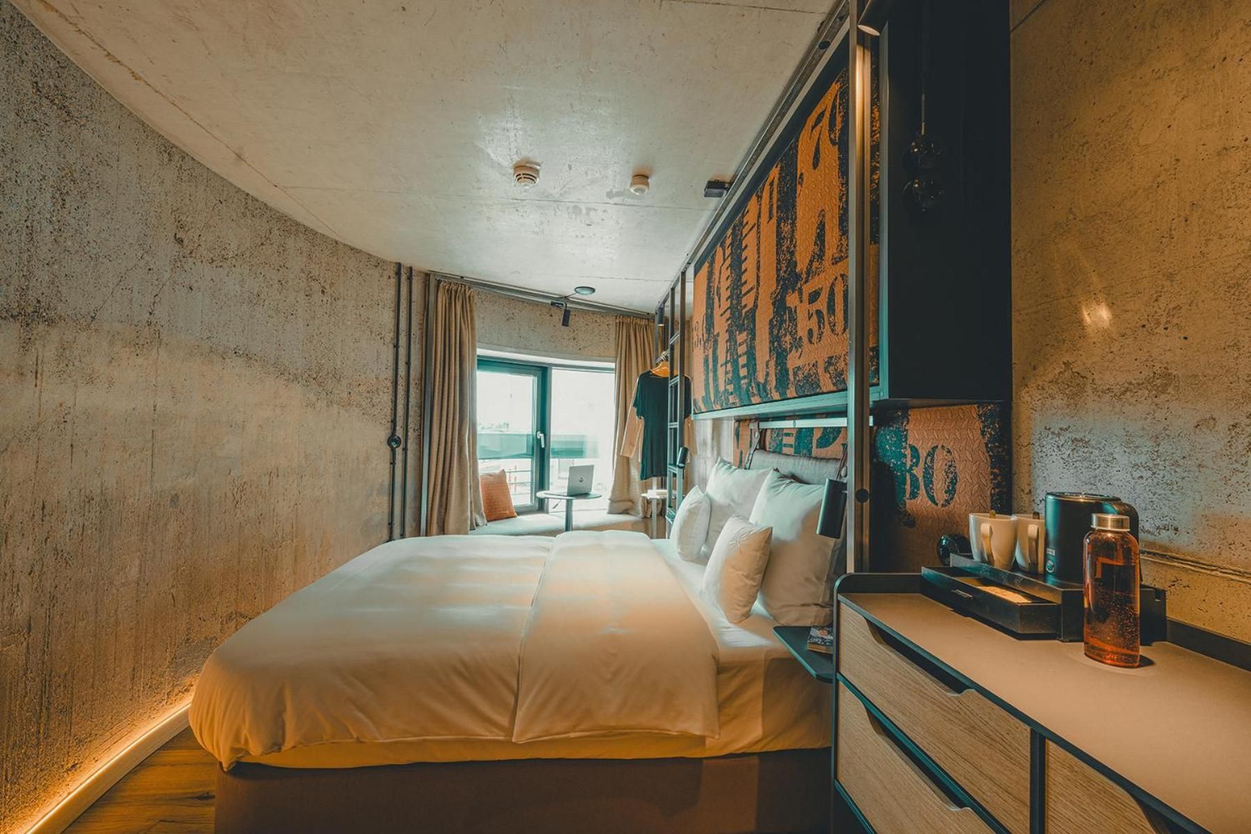 Two Adjacent Double Rooms for Families