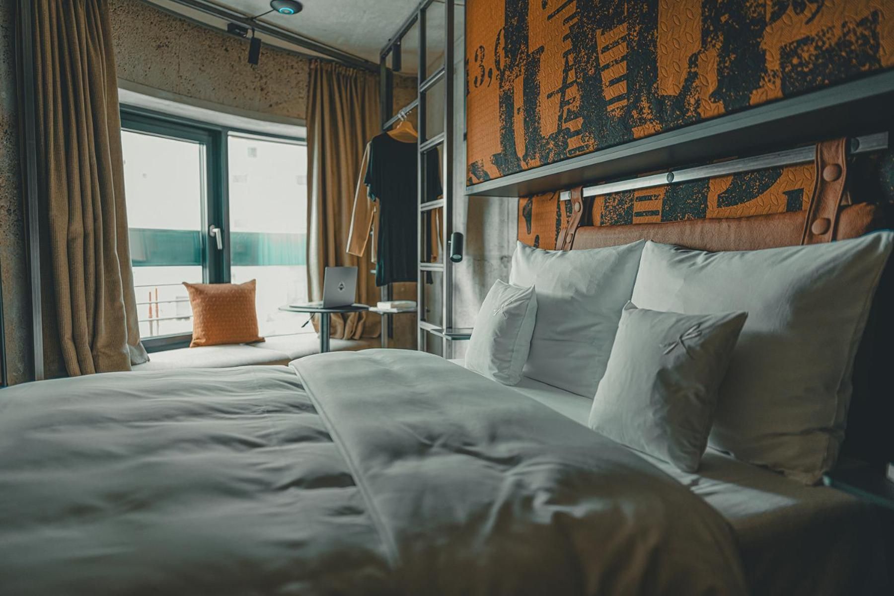 Two Adjacent Double Rooms for Families