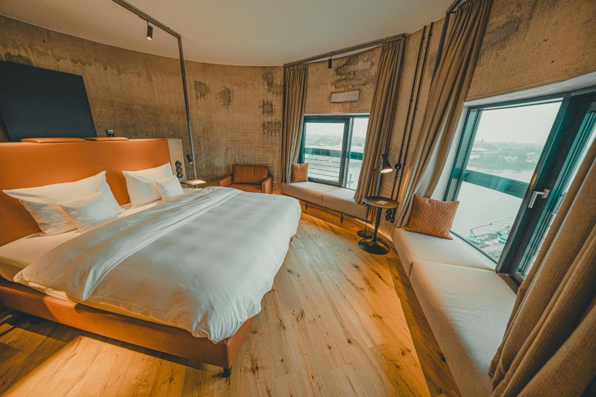 Studio with Sofa Bed