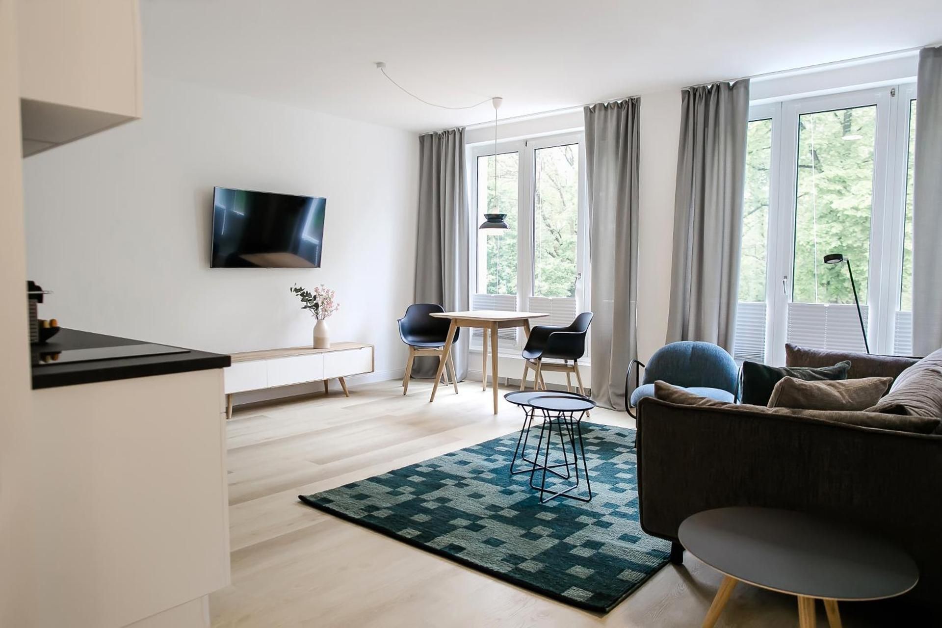 DELUXE APARTMENT