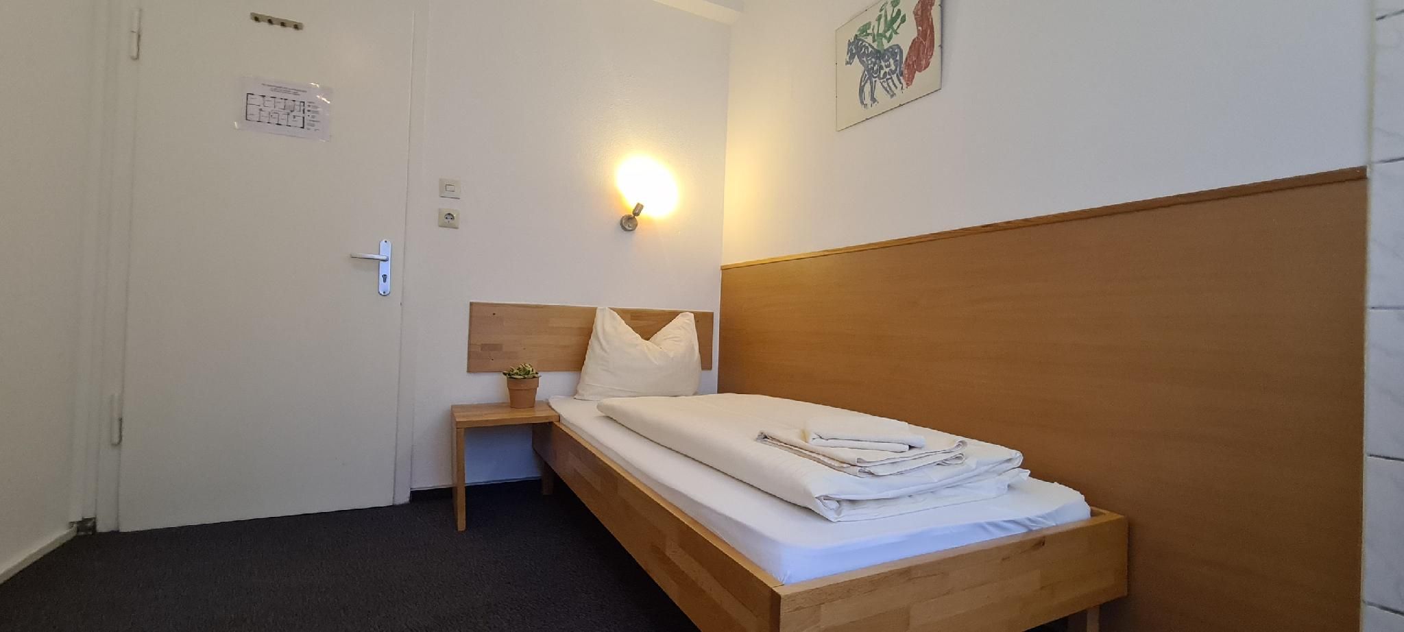 Einzelzimmer-Budget-Gemeinsames Badezimmer