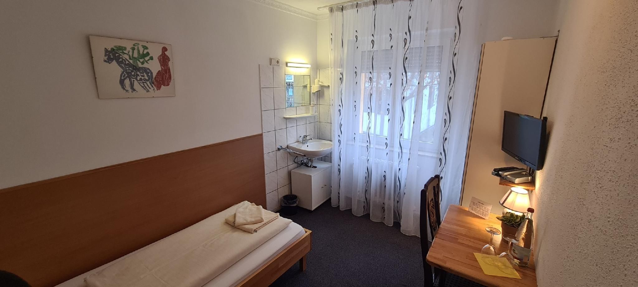 Einzelzimmer-Budget-Gemeinsames Badezimmer