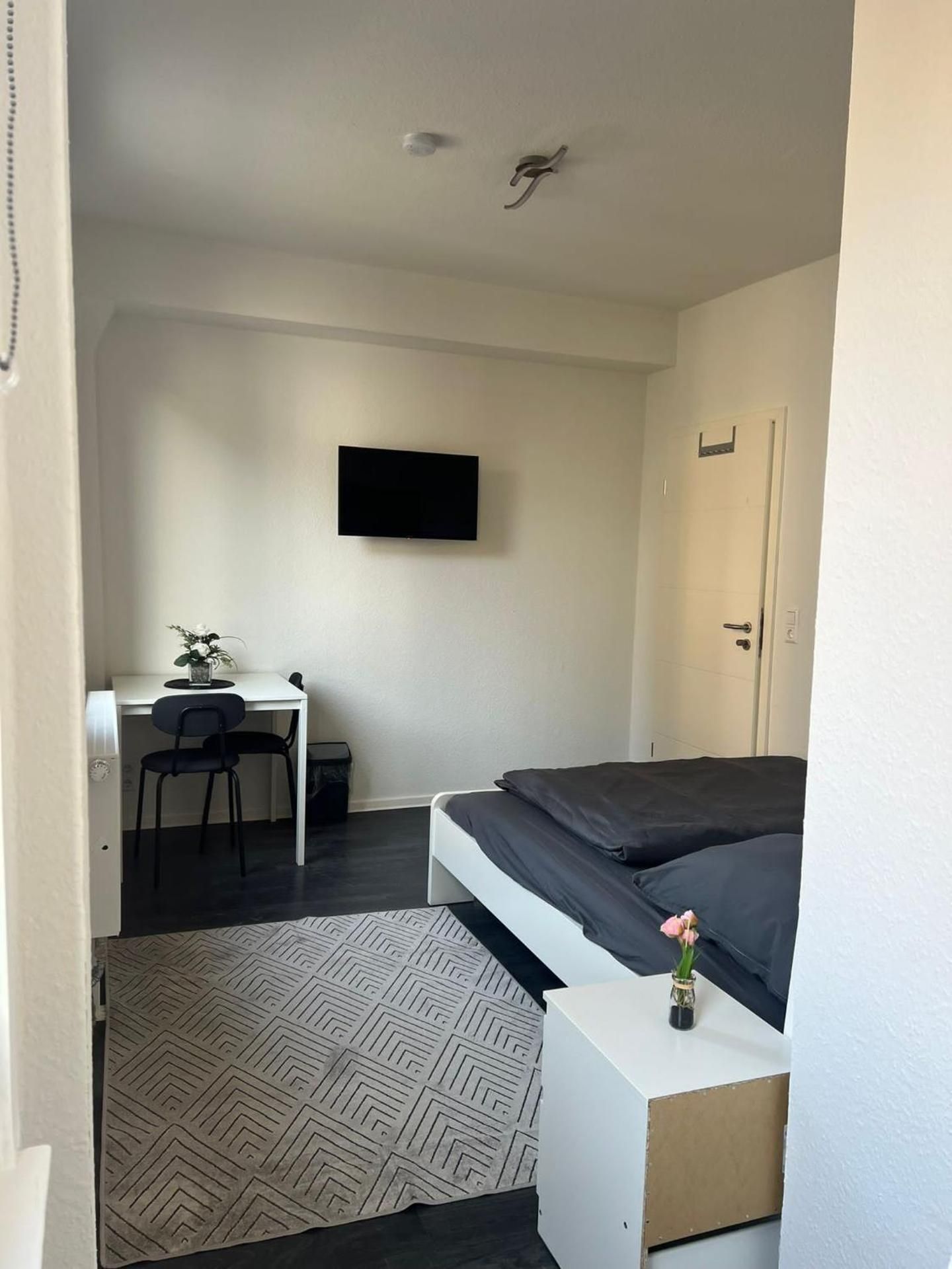 Apartment With Shared Bathroom