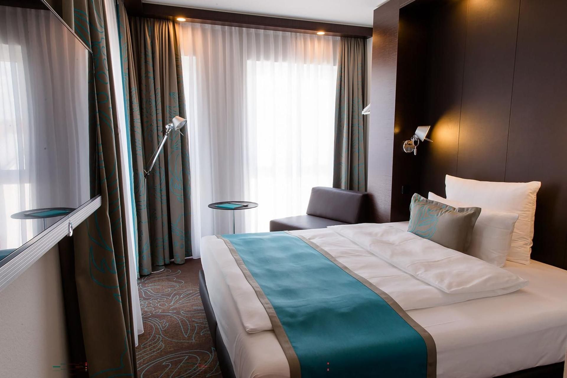 Room with Queen Size Bed