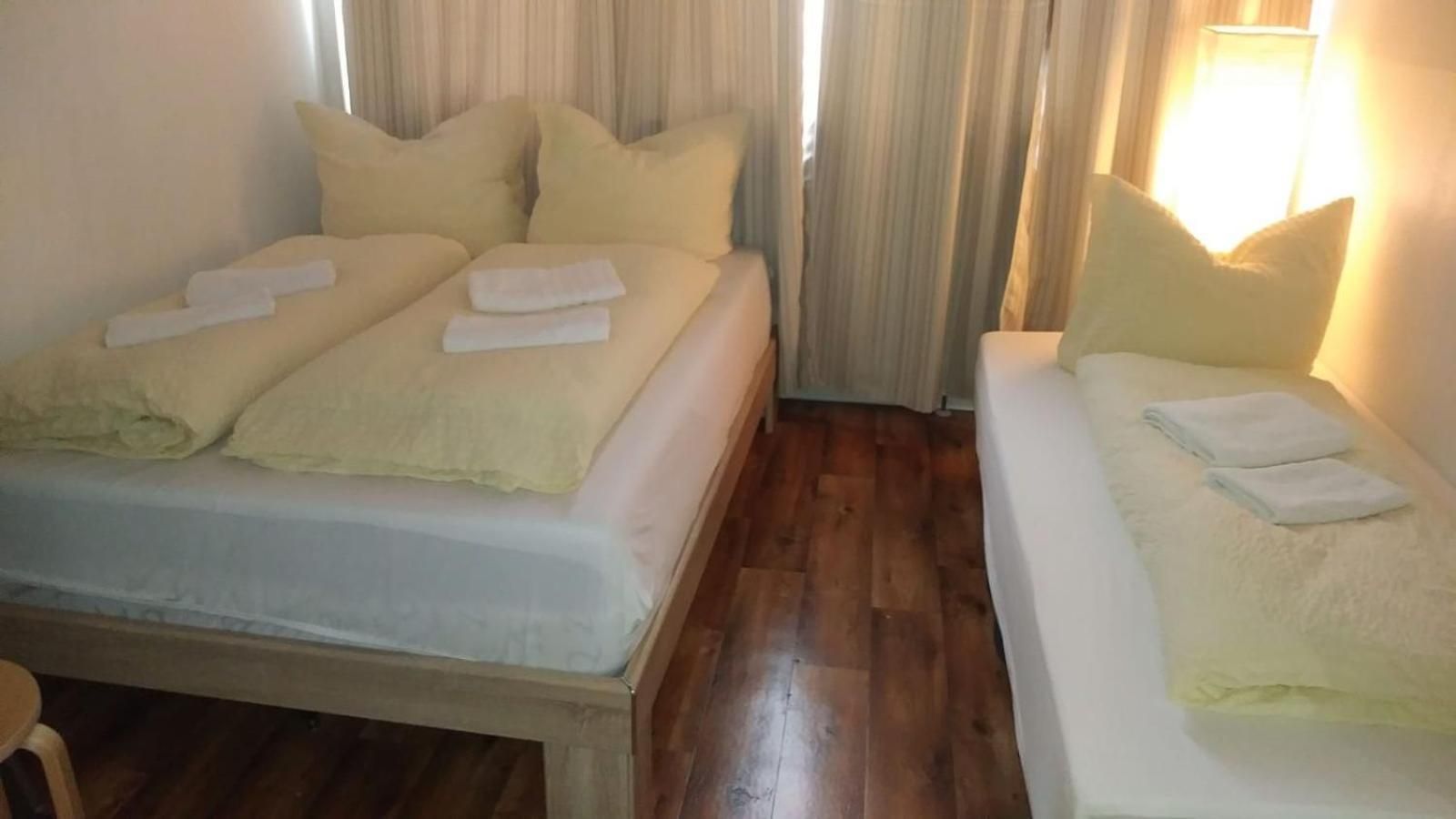 Basic Triple Room with Shared Bathroom