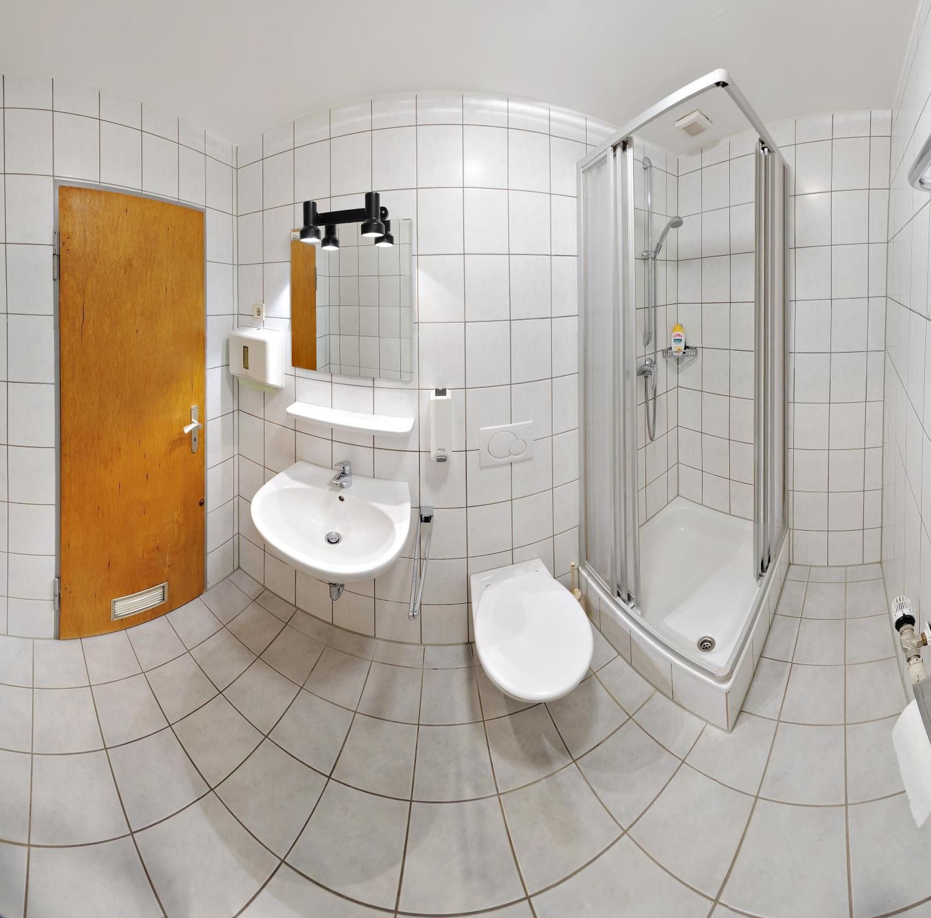 Double or Twin Room with Shared Bathroom in Hallway