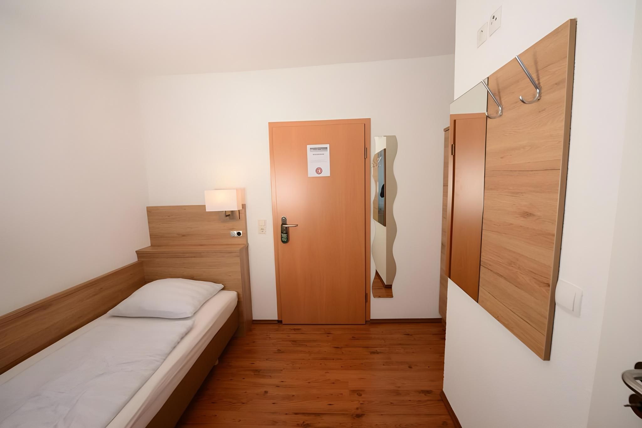 Hotel Linde Stuttgart Single Room - Breakfast Included 2