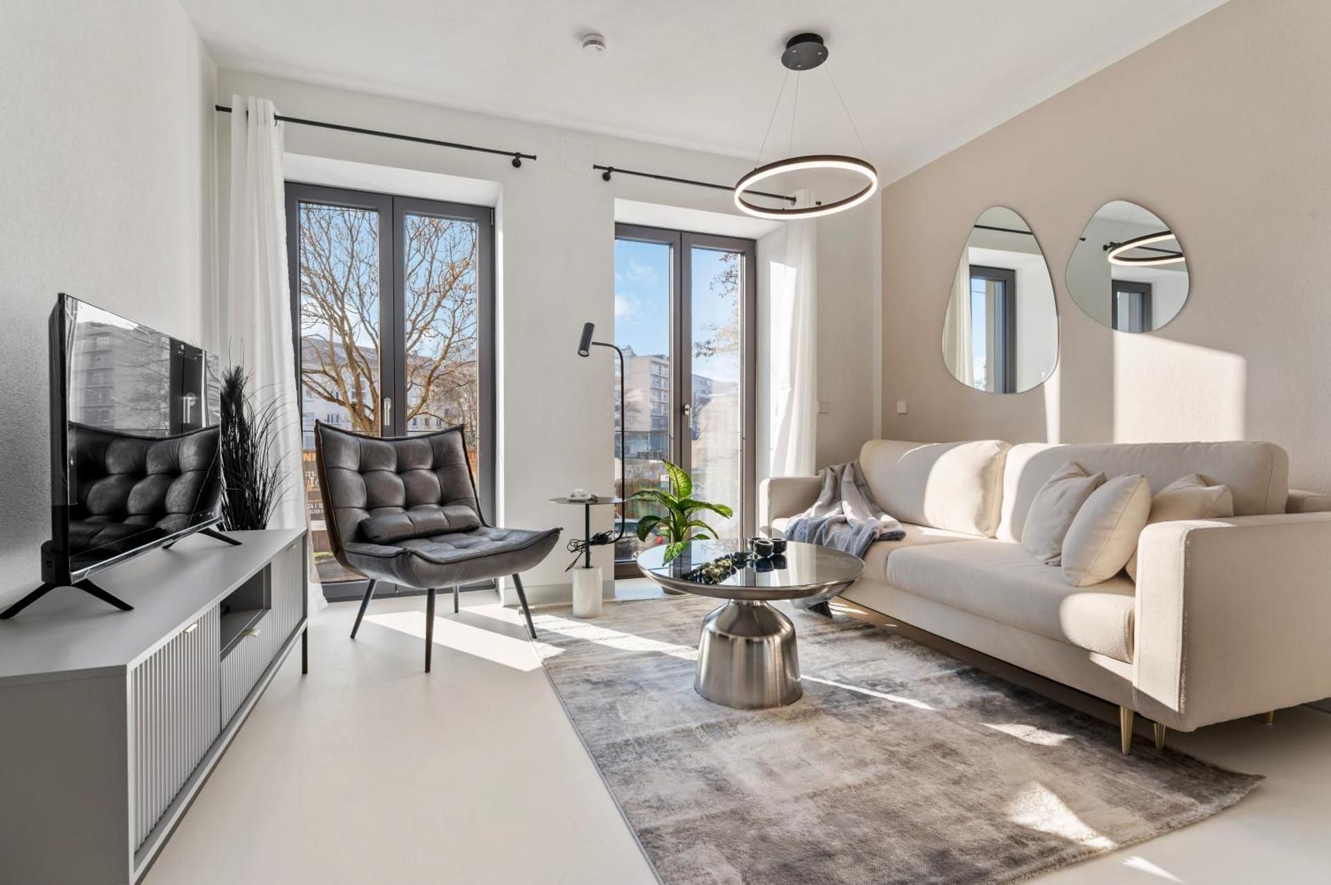 DELUXE APARTMENT