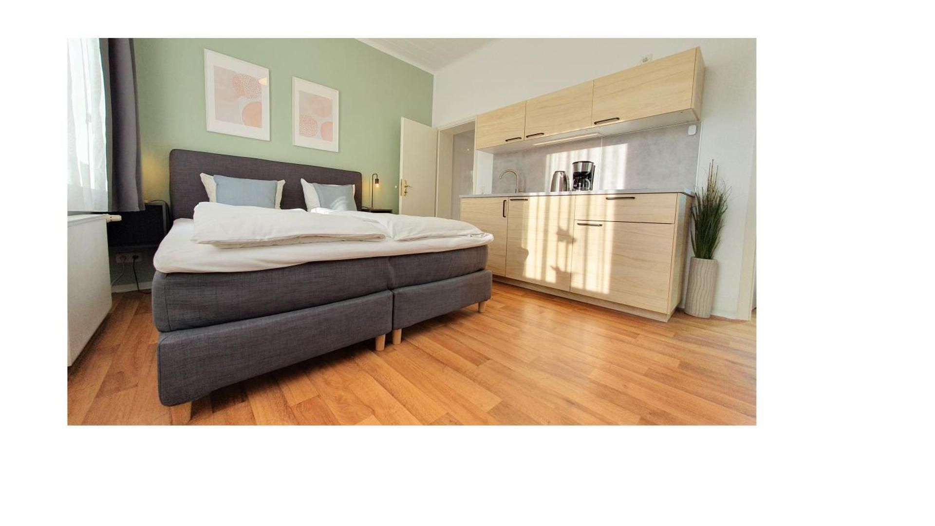 King Studio with Sofa Bed