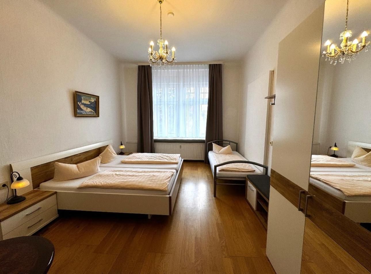 Basic Triple Room