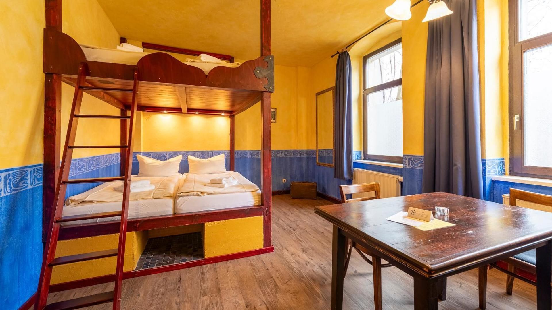 Quadruple Room with Private Bathroom