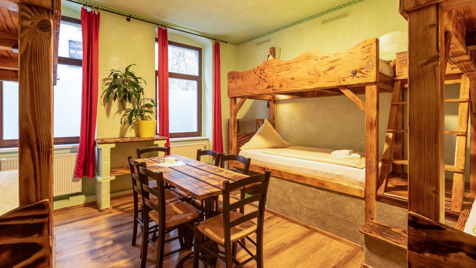 6-Bed Room