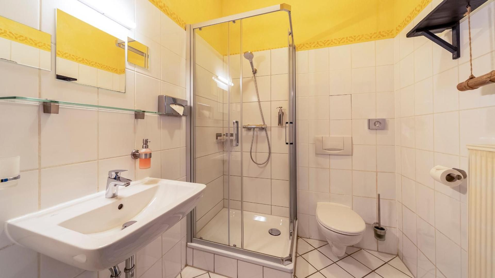 Apartment (1 Adult)