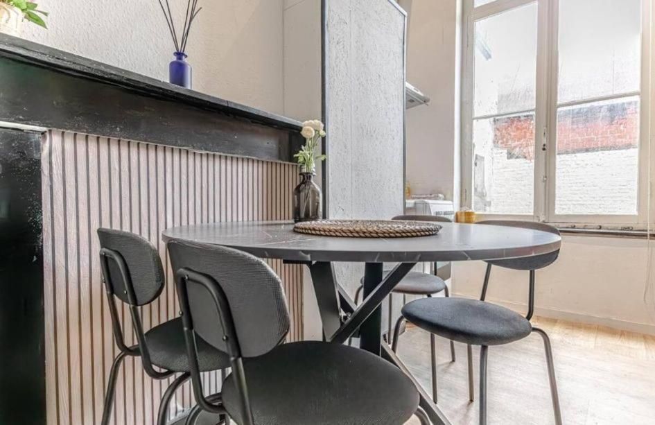 Lovely Rooms with View at Vibrant Ghent, Breezy Balcony