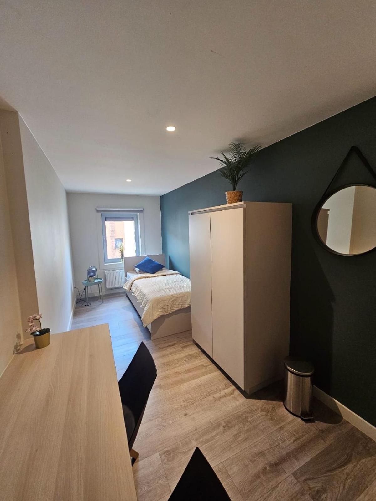 Single Room with Shared Bathroom