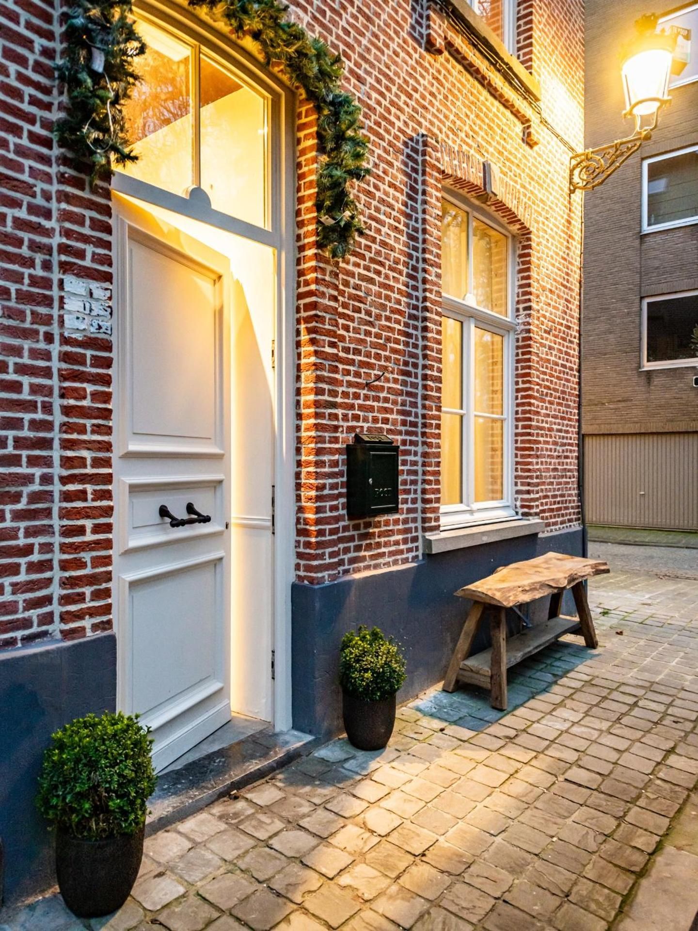 Romantic Escape and Wellness at Miss Tinguett in Bruges