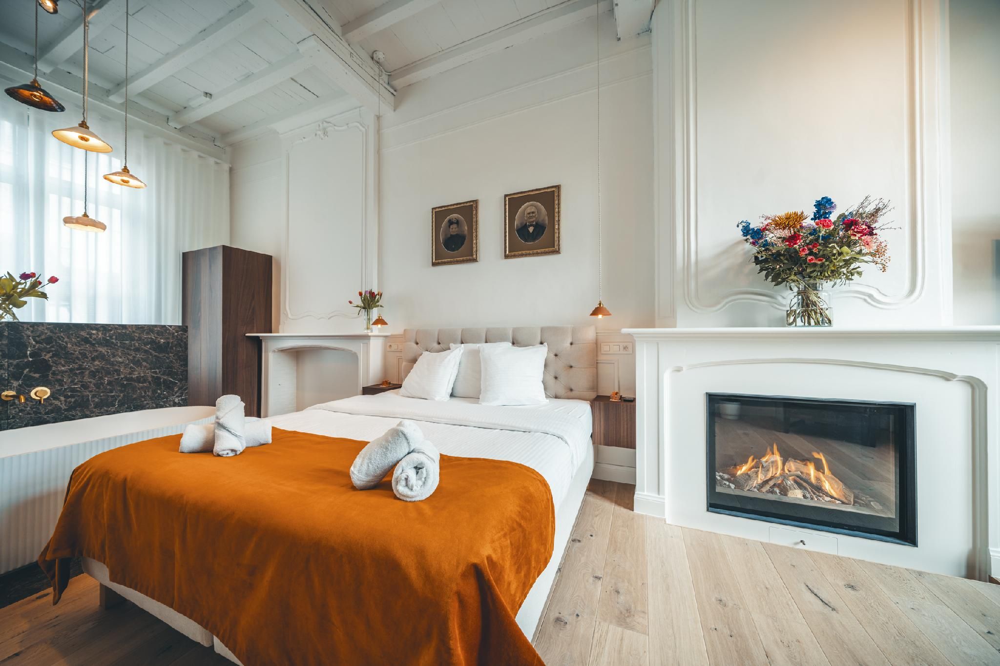 Deluxe Riverfront Room