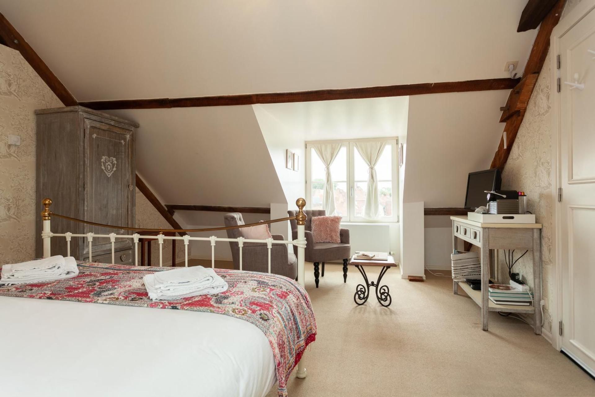 Deluxe Double Room Attic with City View