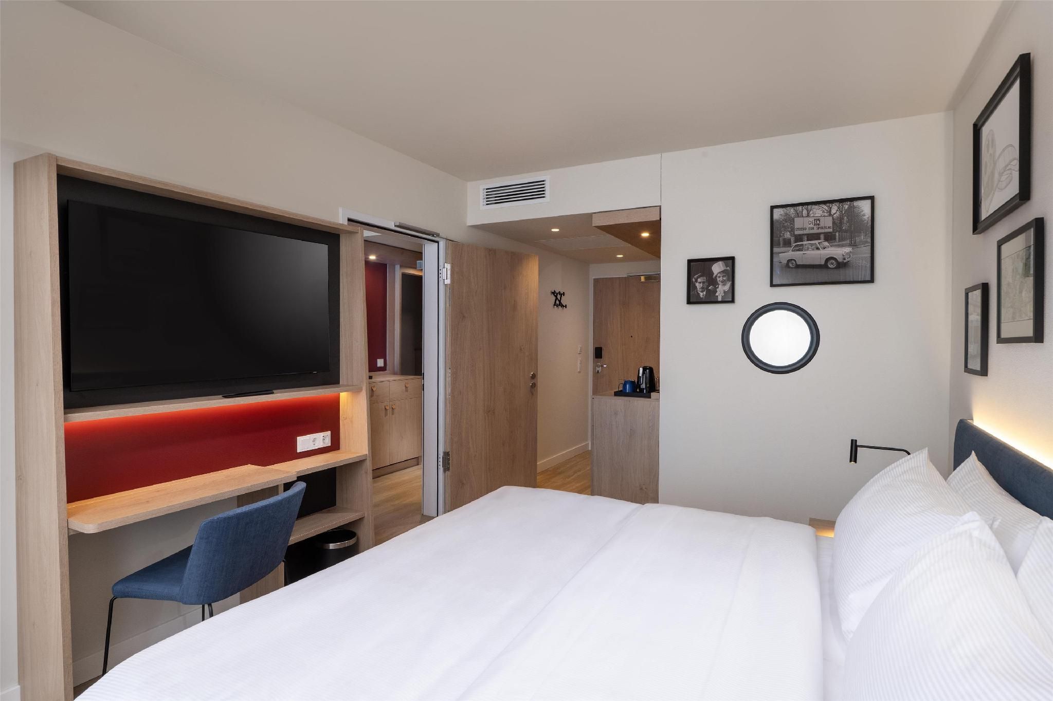 Hampton by Hilton Potsdam Babelsberg Super King Room
