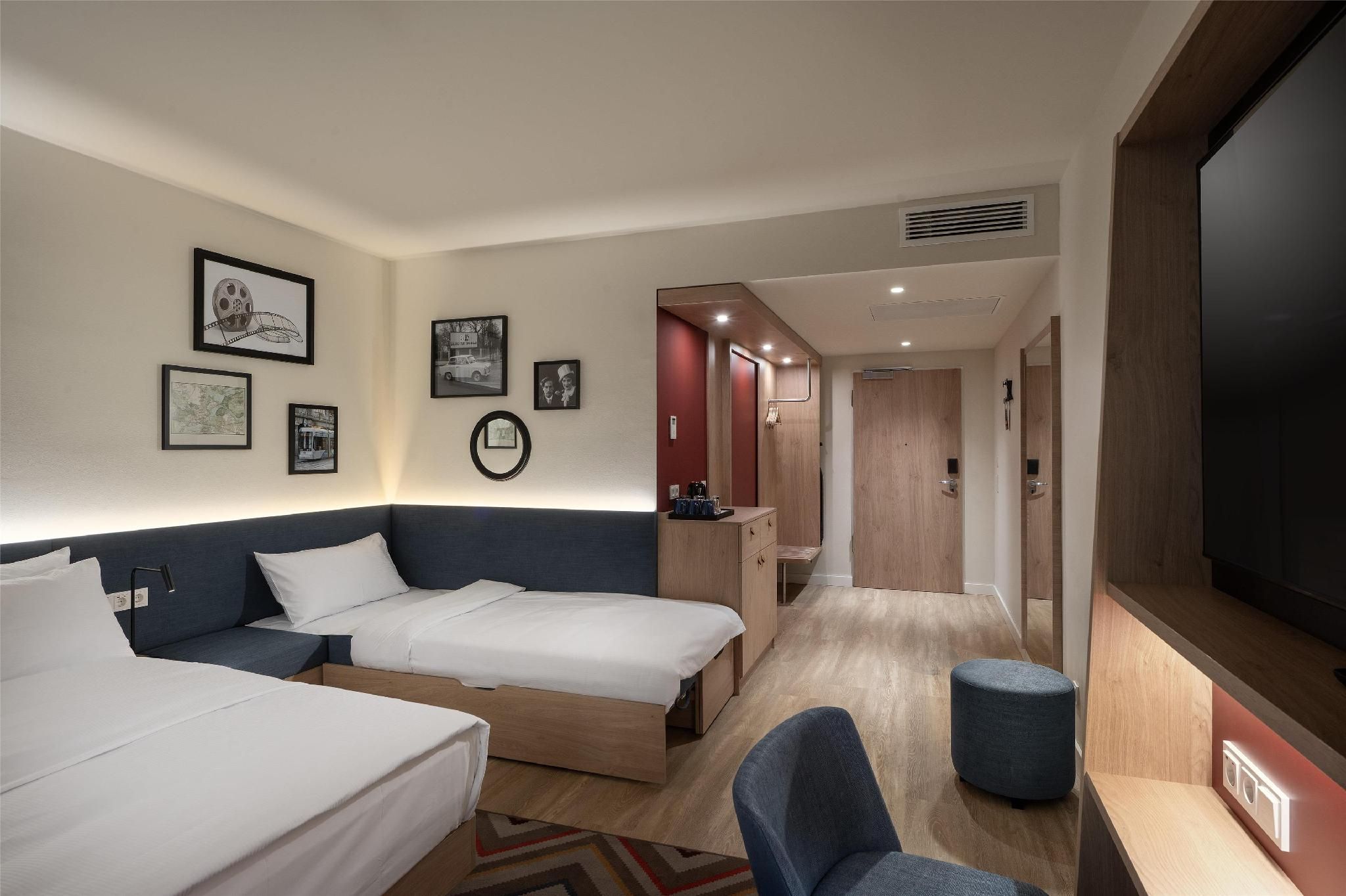Queen Room with Sofa Bed