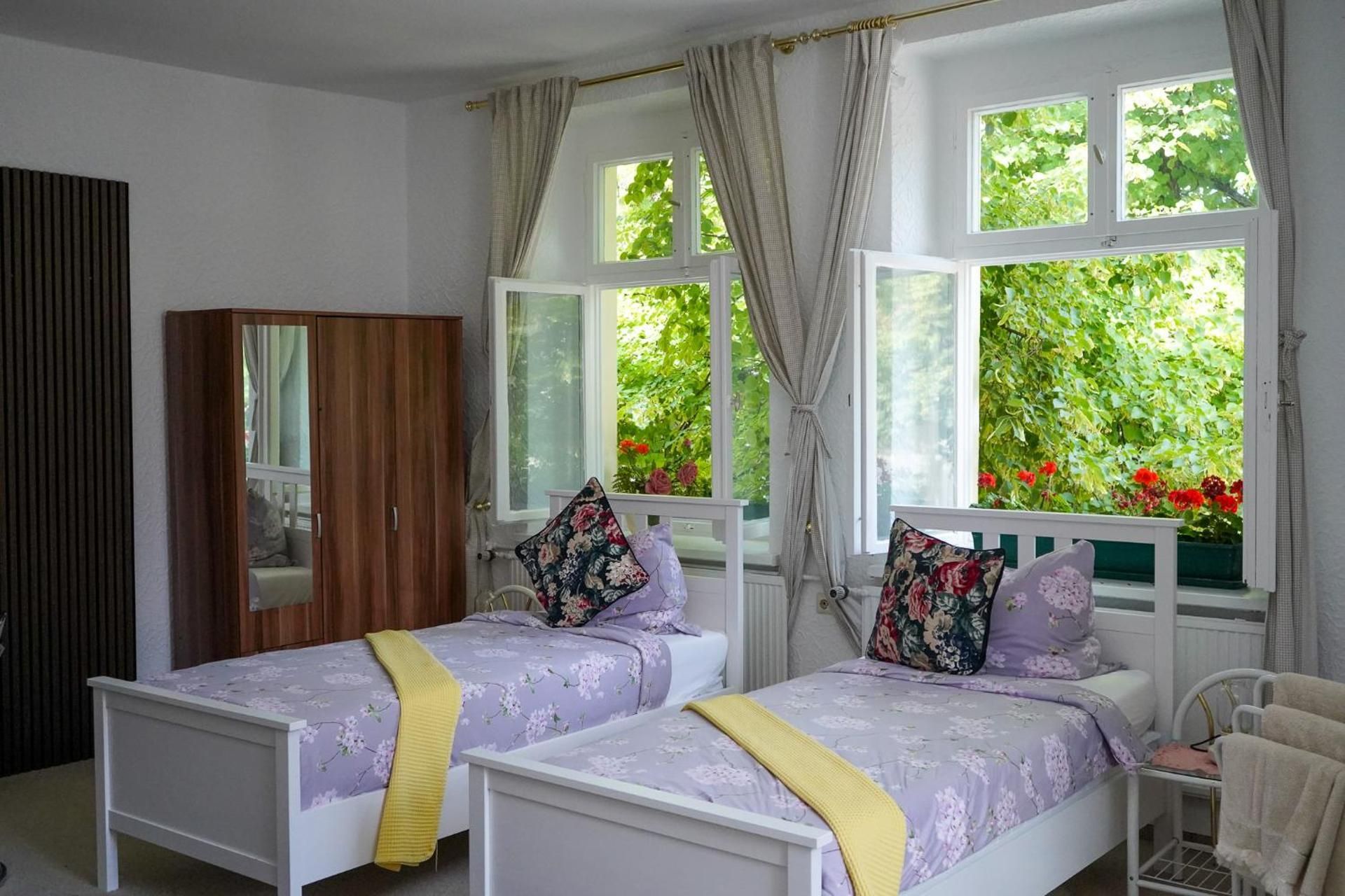 Large Twin Room