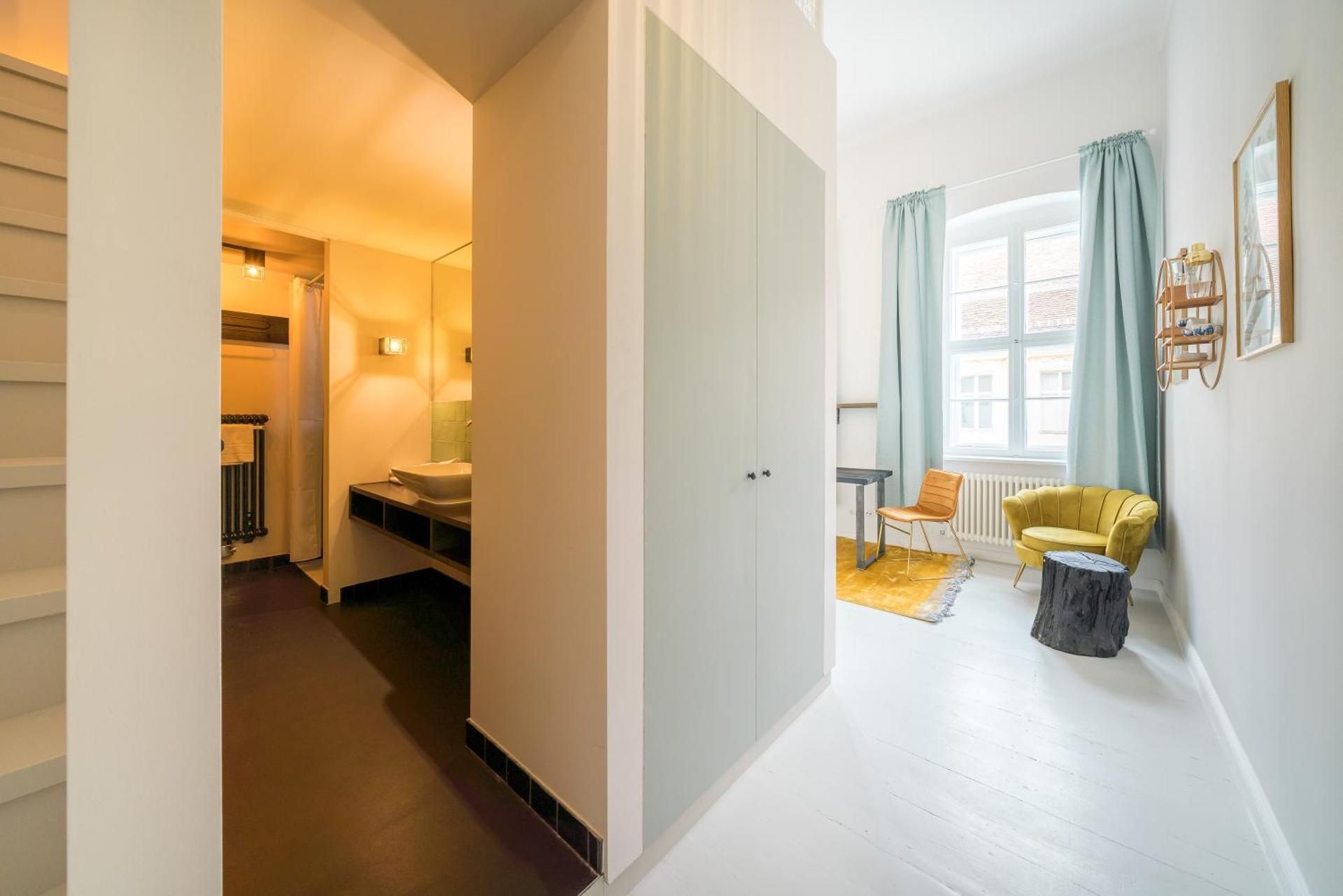 Apartment - Split Level
