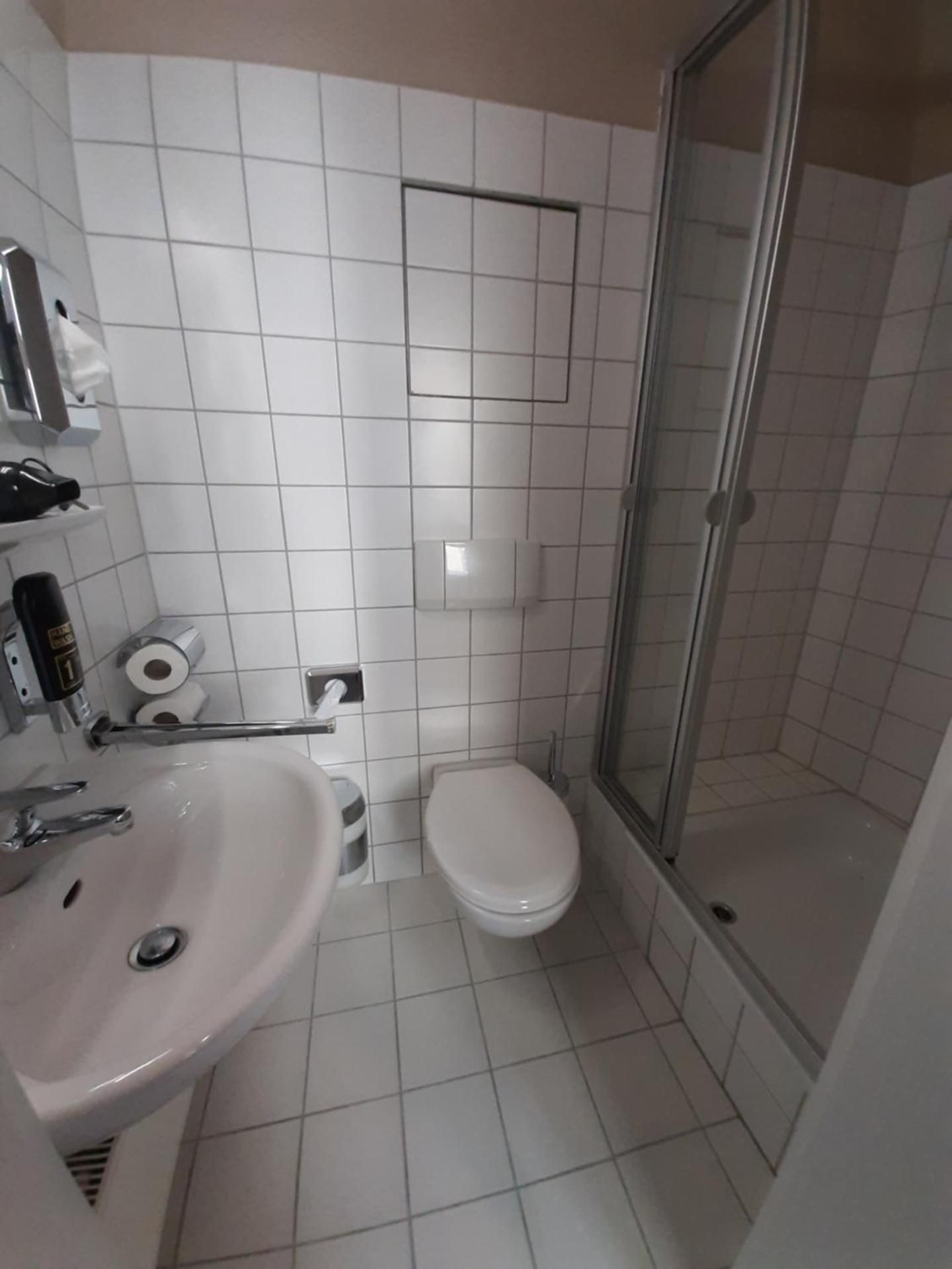 Single Room with Private External Bathroom