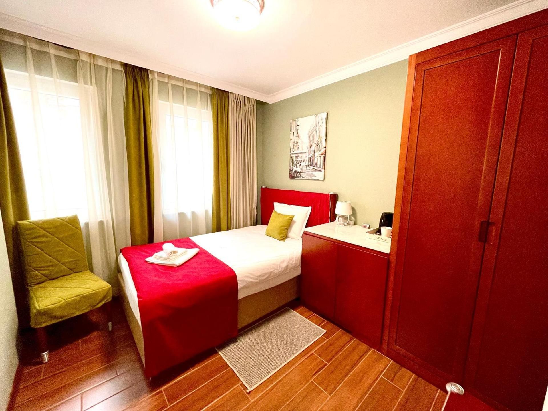 Deluxe Single Room