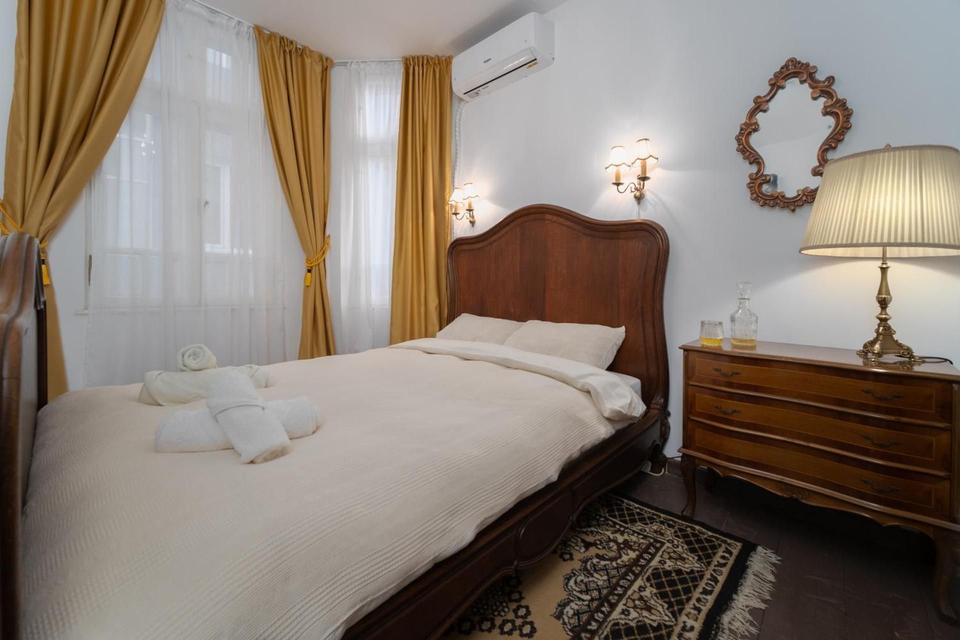 Double Room with Shared Bathroom