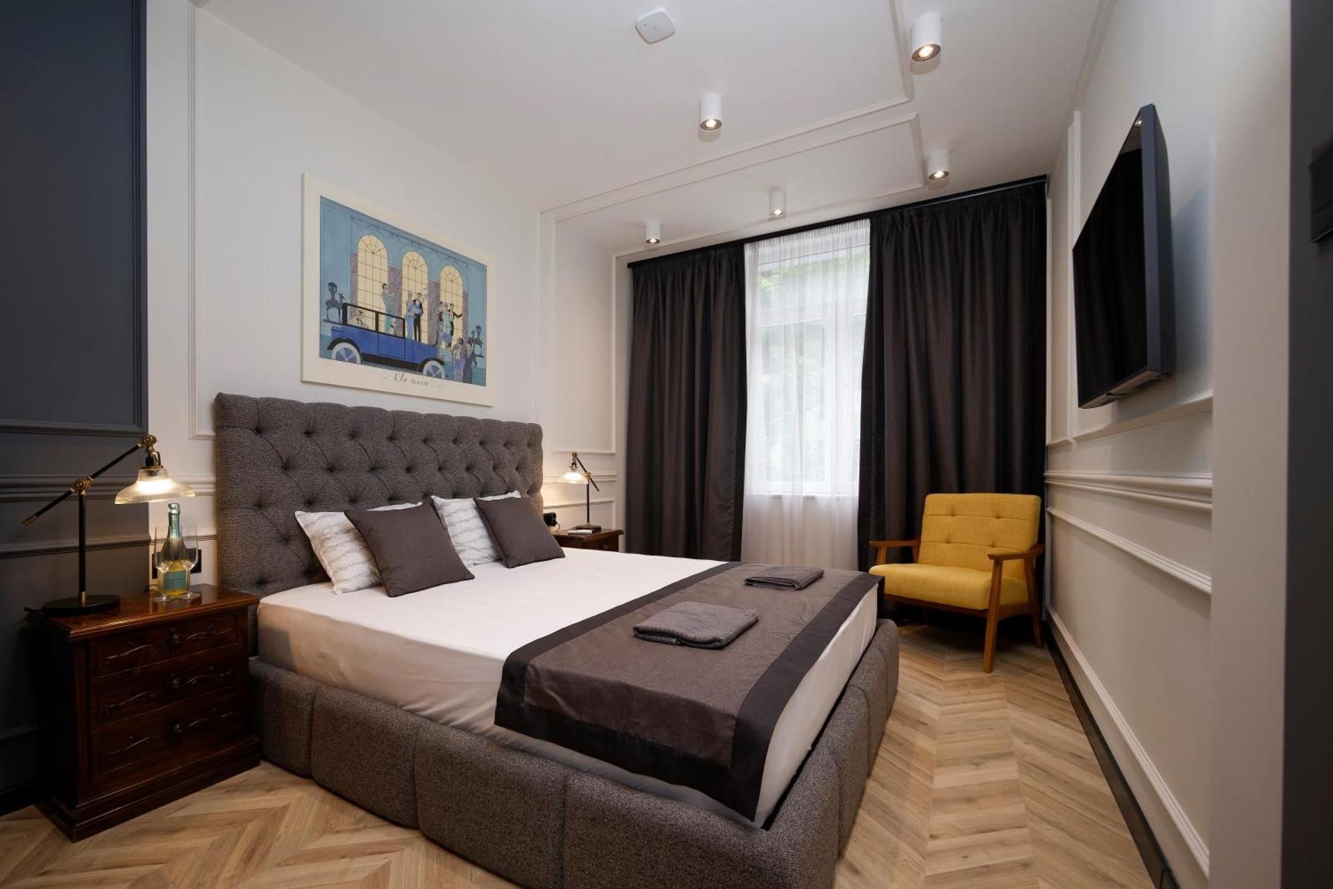 One-Bedroom Apartment