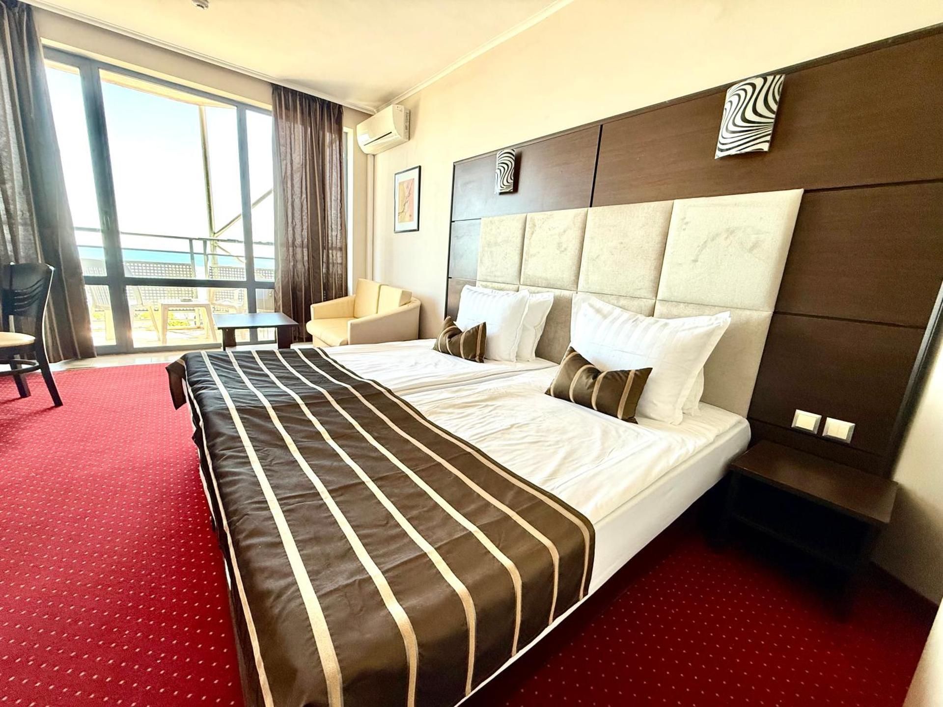 Standard Double Room with Park View